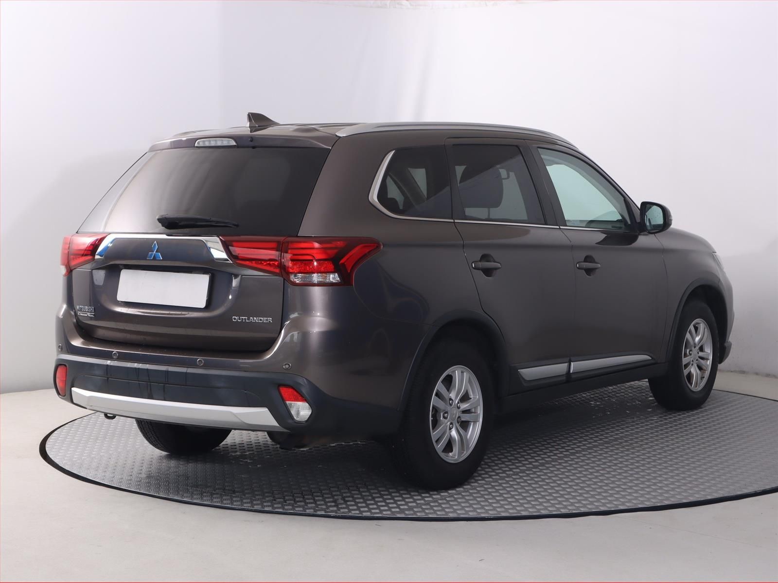 Mitsubishi Outlander, 2.0, Serv.kniha - fotka 5