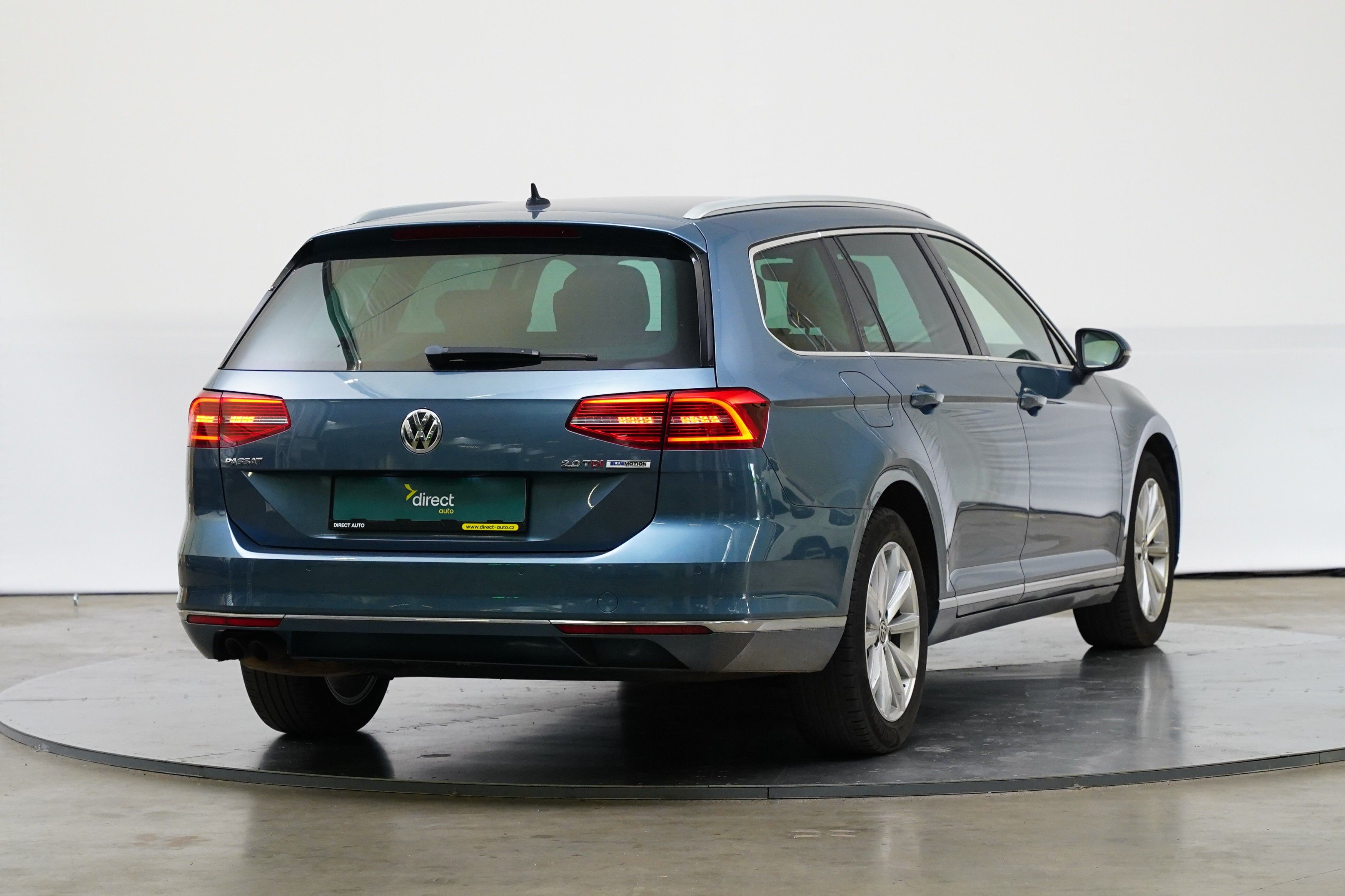 Volkswagen Passat, 2.0 TDI 140 kW Highline - fotka 3