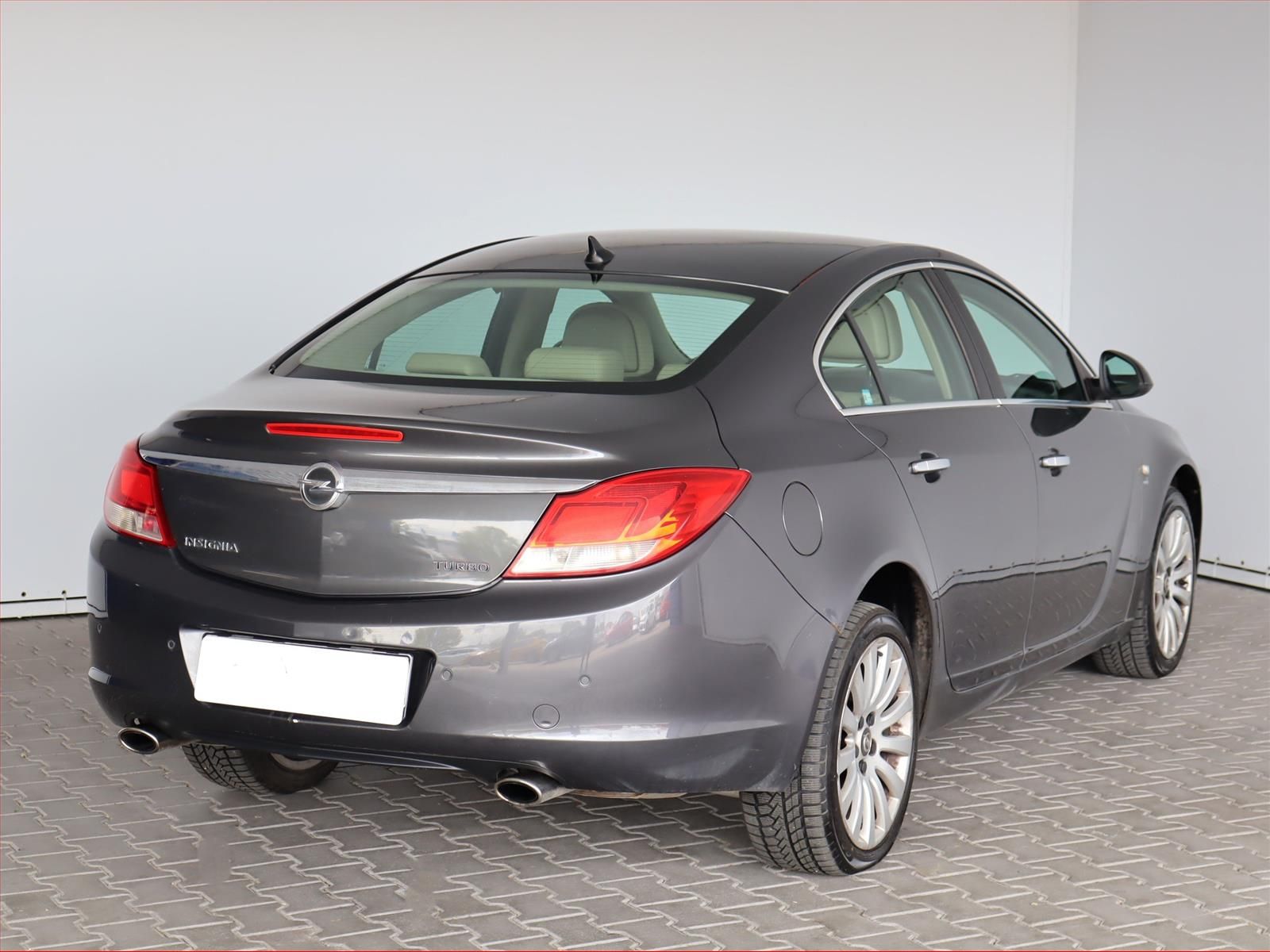 Opel Insignia, 2.0 Turbo, Automat - fotka 5