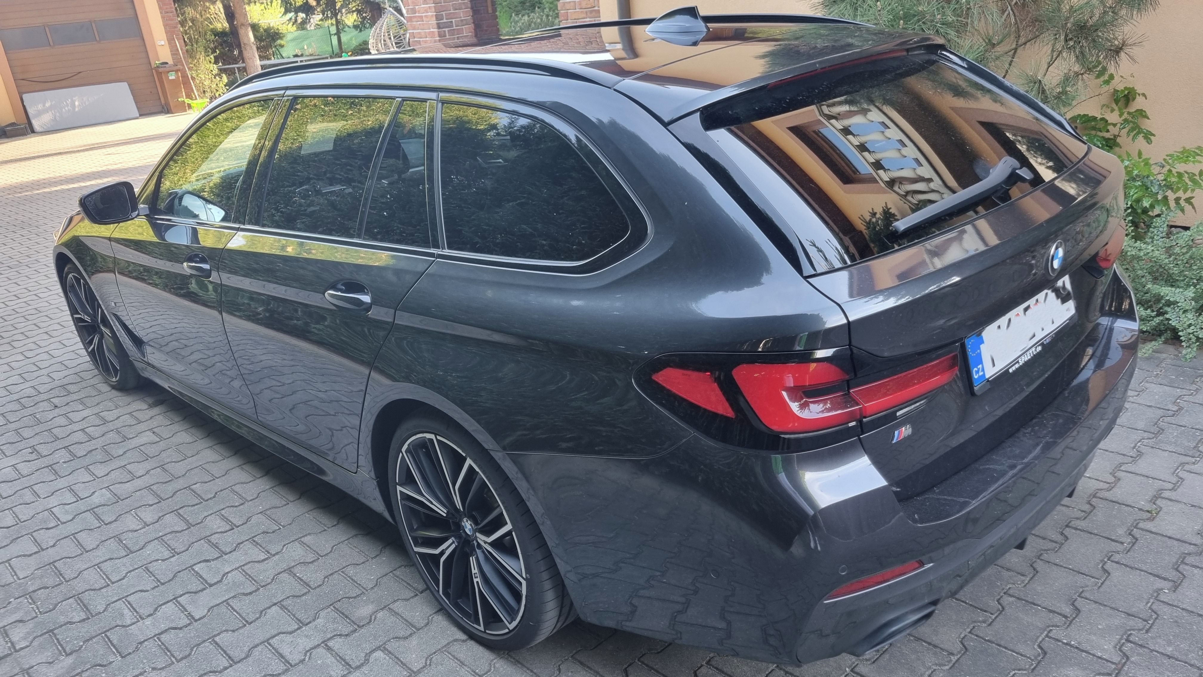 BMW Řada 5, 520d xDrive M Sport Laser Pano - fotka 4