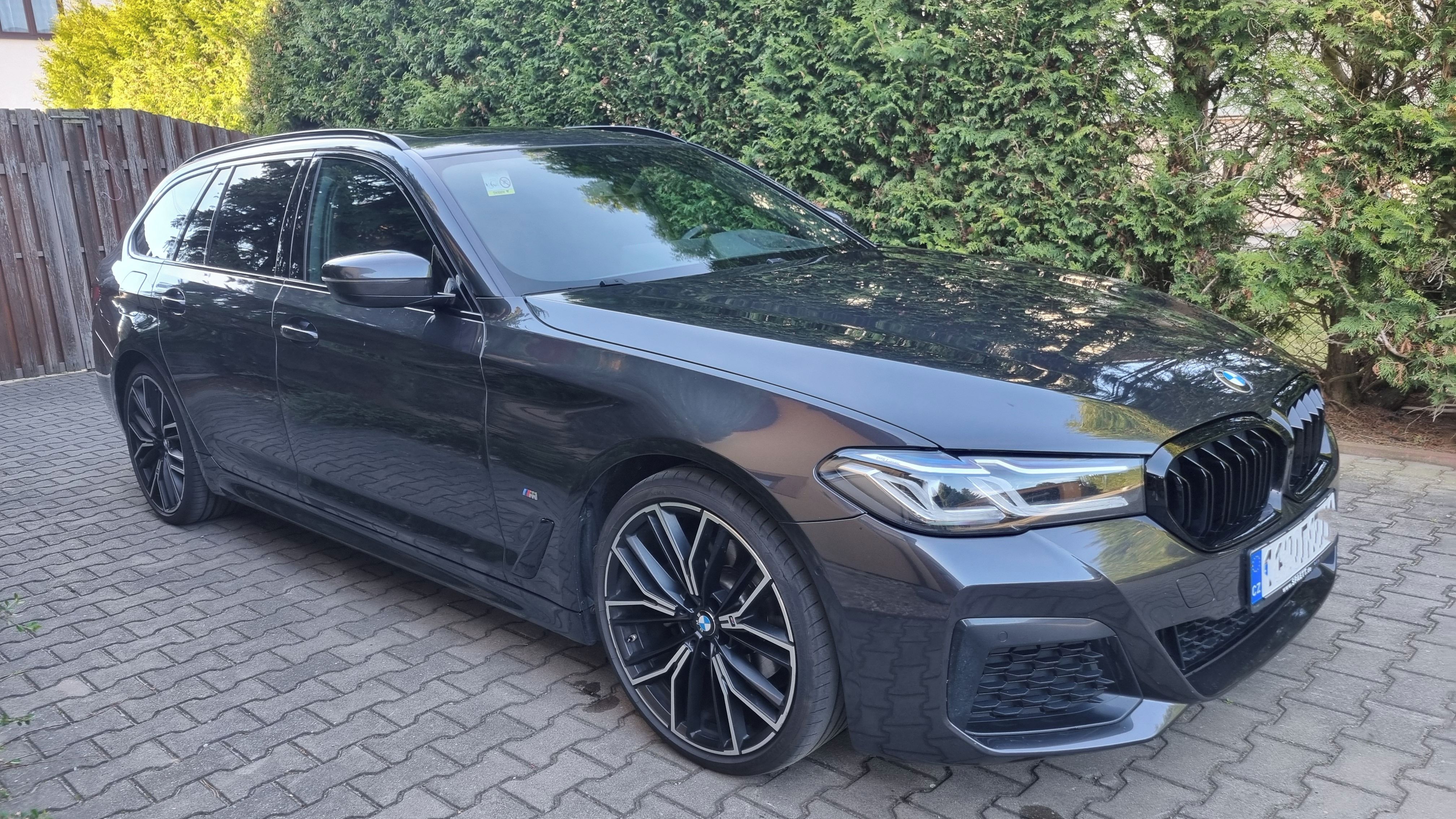 BMW Řada 5, 520d xDrive M Sport Laser Pano - fotka 3