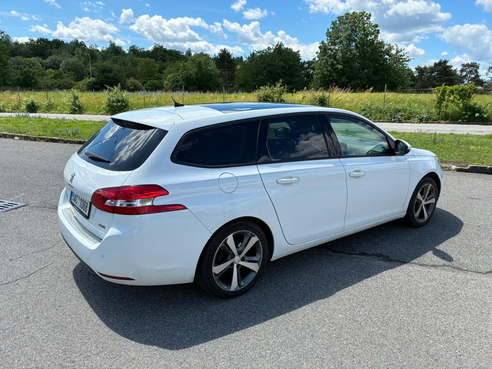 Peugeot 308, Peugeot 308 SW 2.0 (110kw) aut - fotka 2