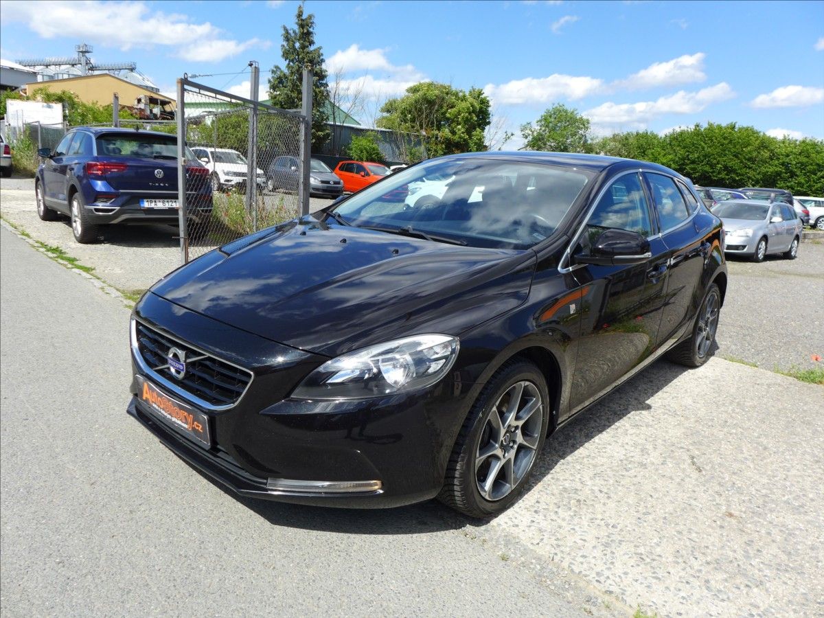 Volvo V40, 2,0 D3  110KW OCEAN RACE - fotka 2