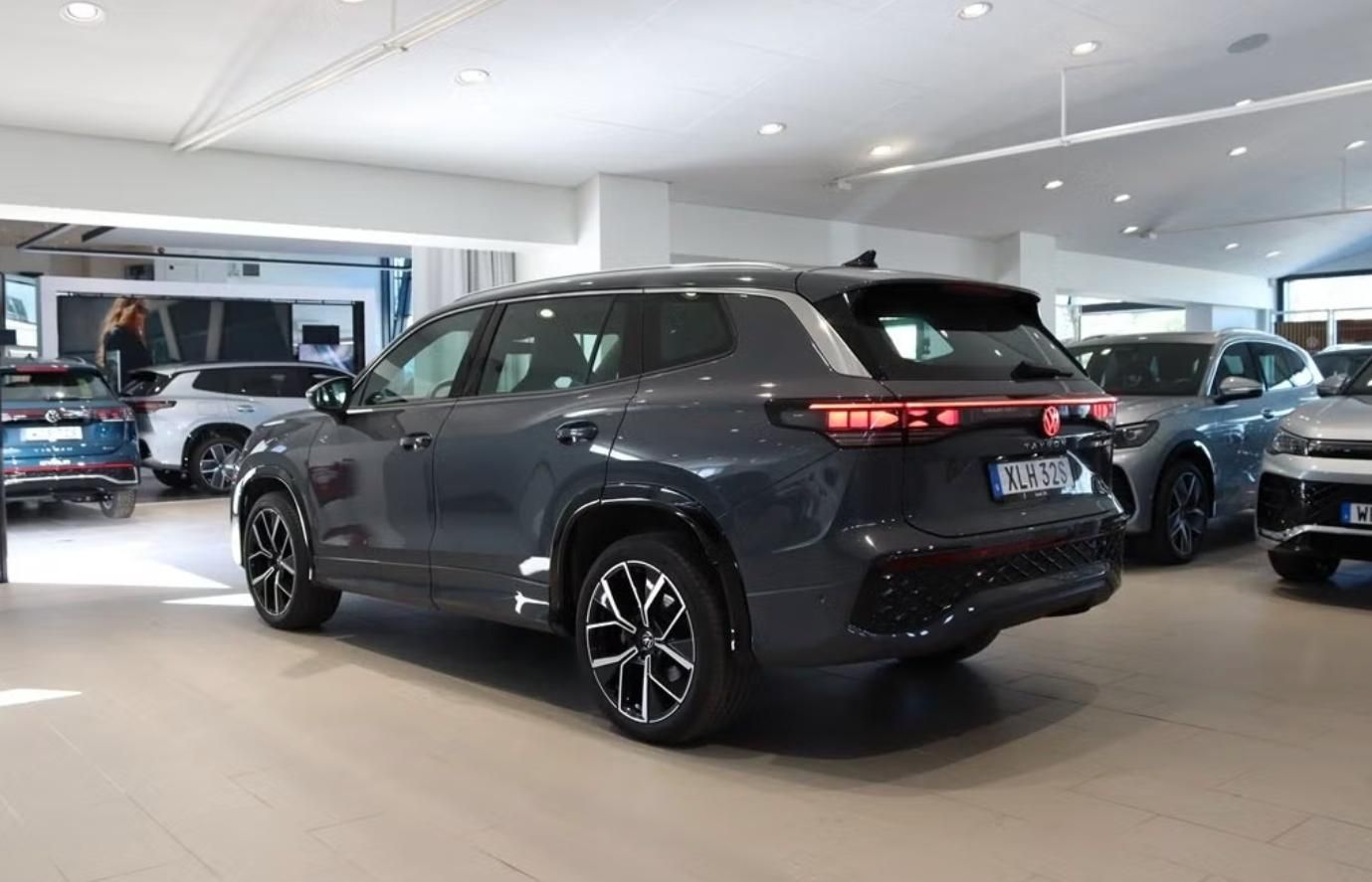 Volkswagen Tayron, 2.0 TDI 4M 7 míst Pano. Taž. - fotka 3