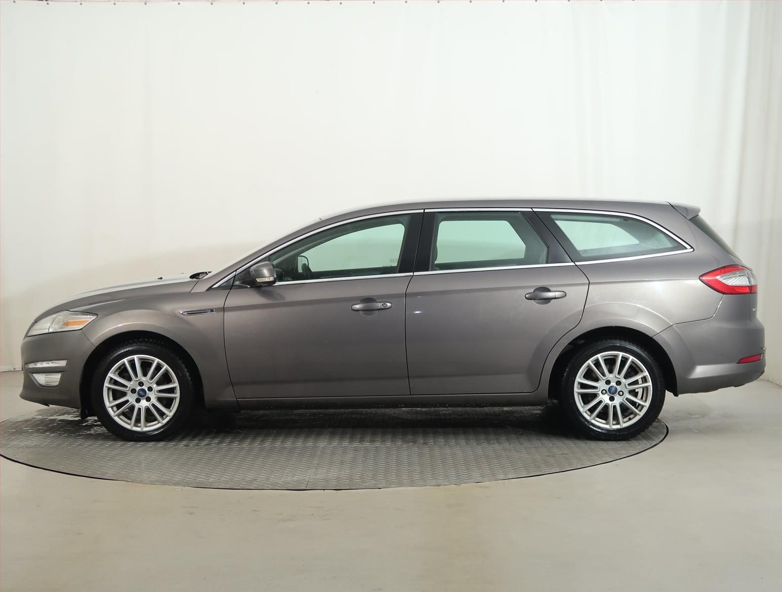 Ford Mondeo, 2.0 TDCi, Serv.kniha, Navi - fotka 3