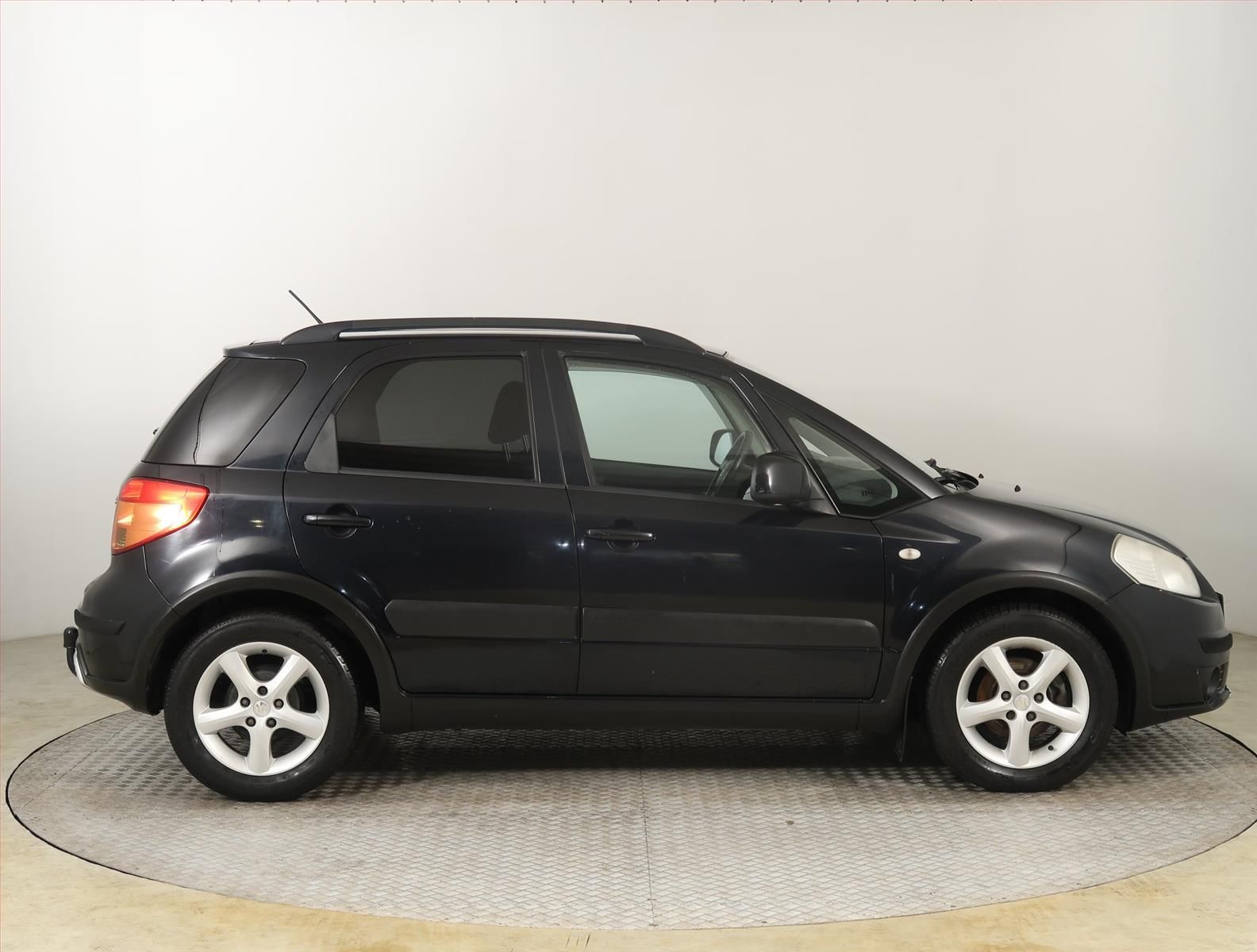 Suzuki SX4, 1.6 VVT, po STK, Tažné - fotka 6