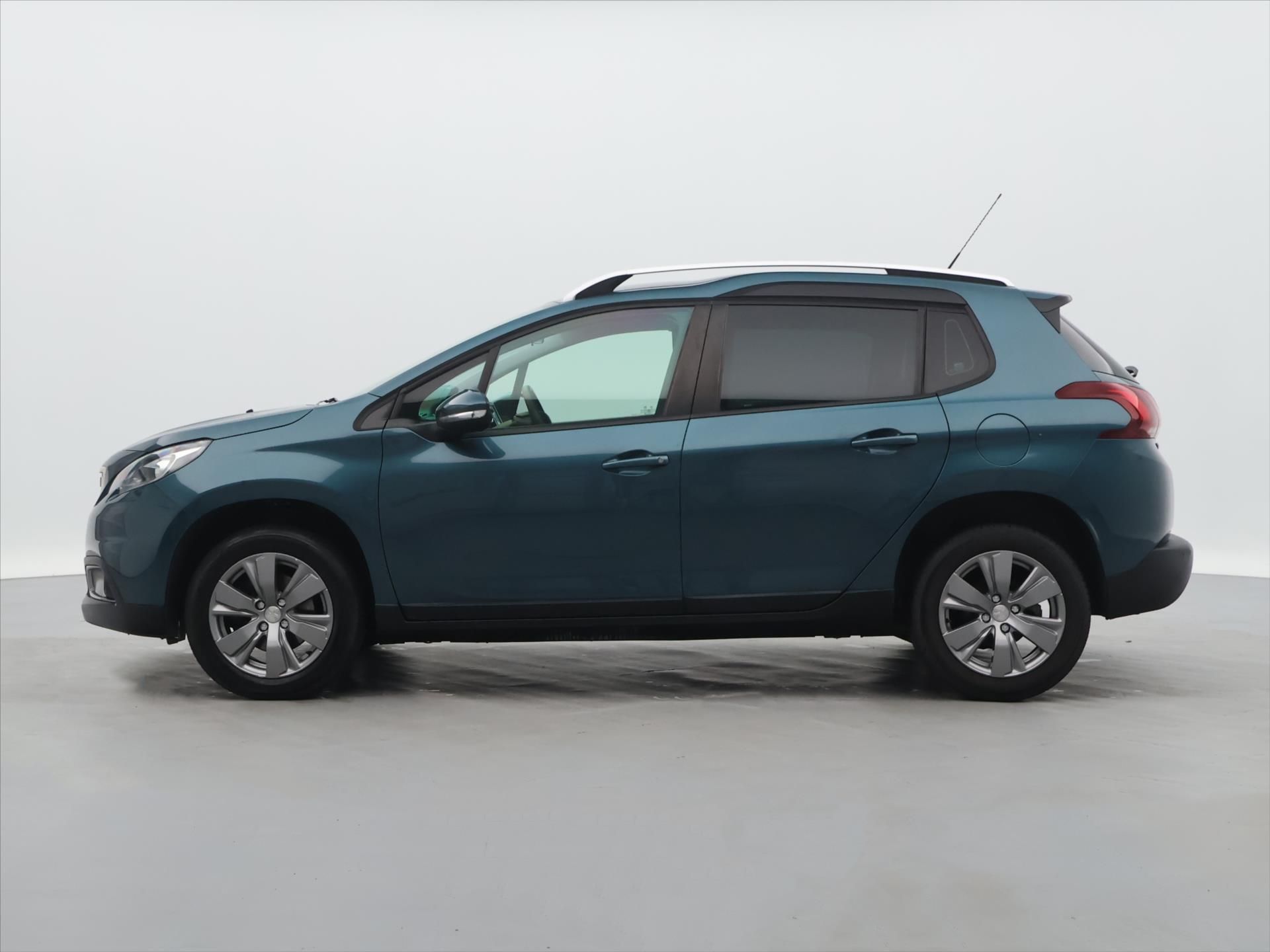 Peugeot 2008, 1,2 81 kW klimatizace CZ - fotka 4