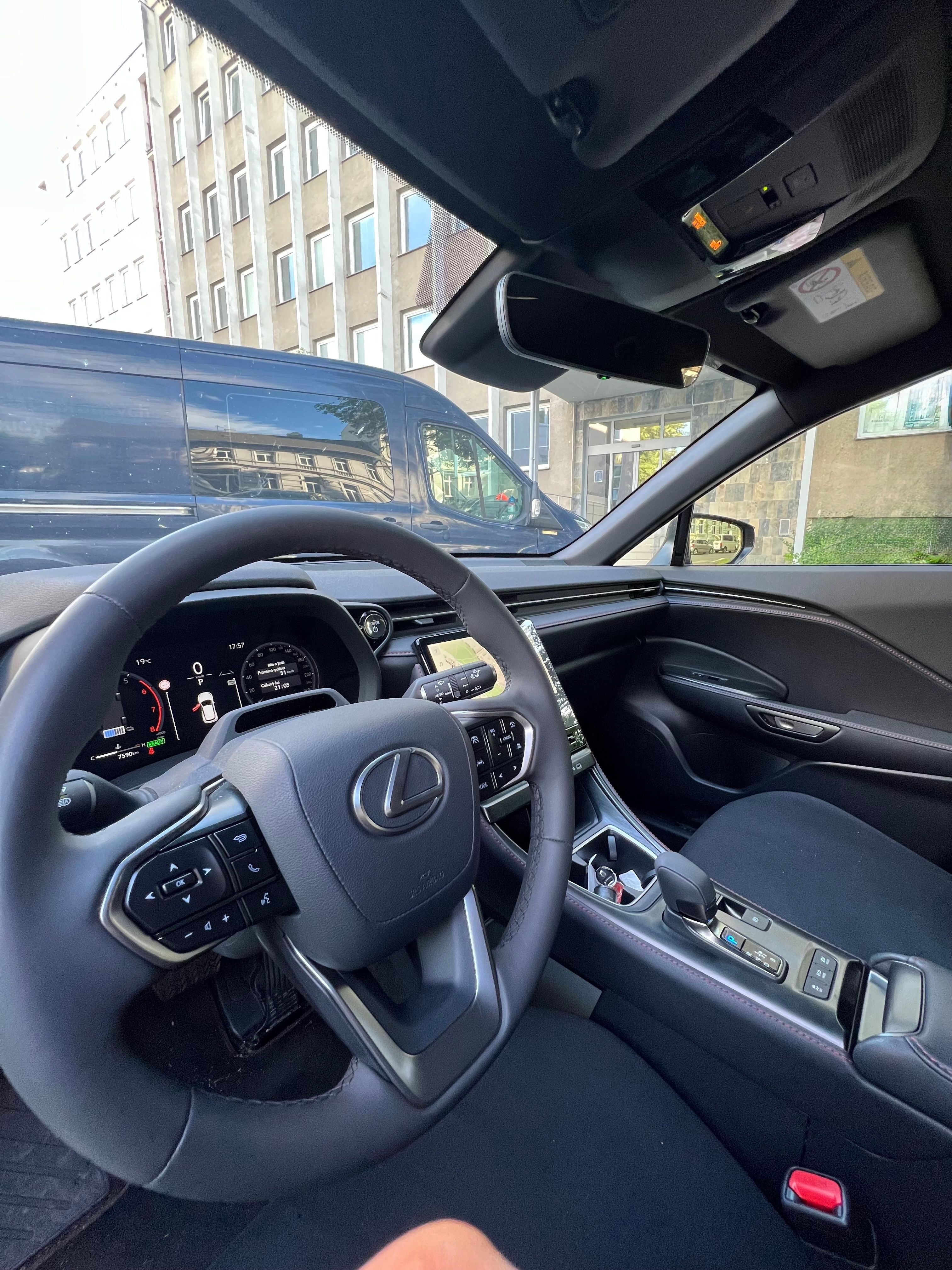 Lexus LBX, V záruce - fotka 2