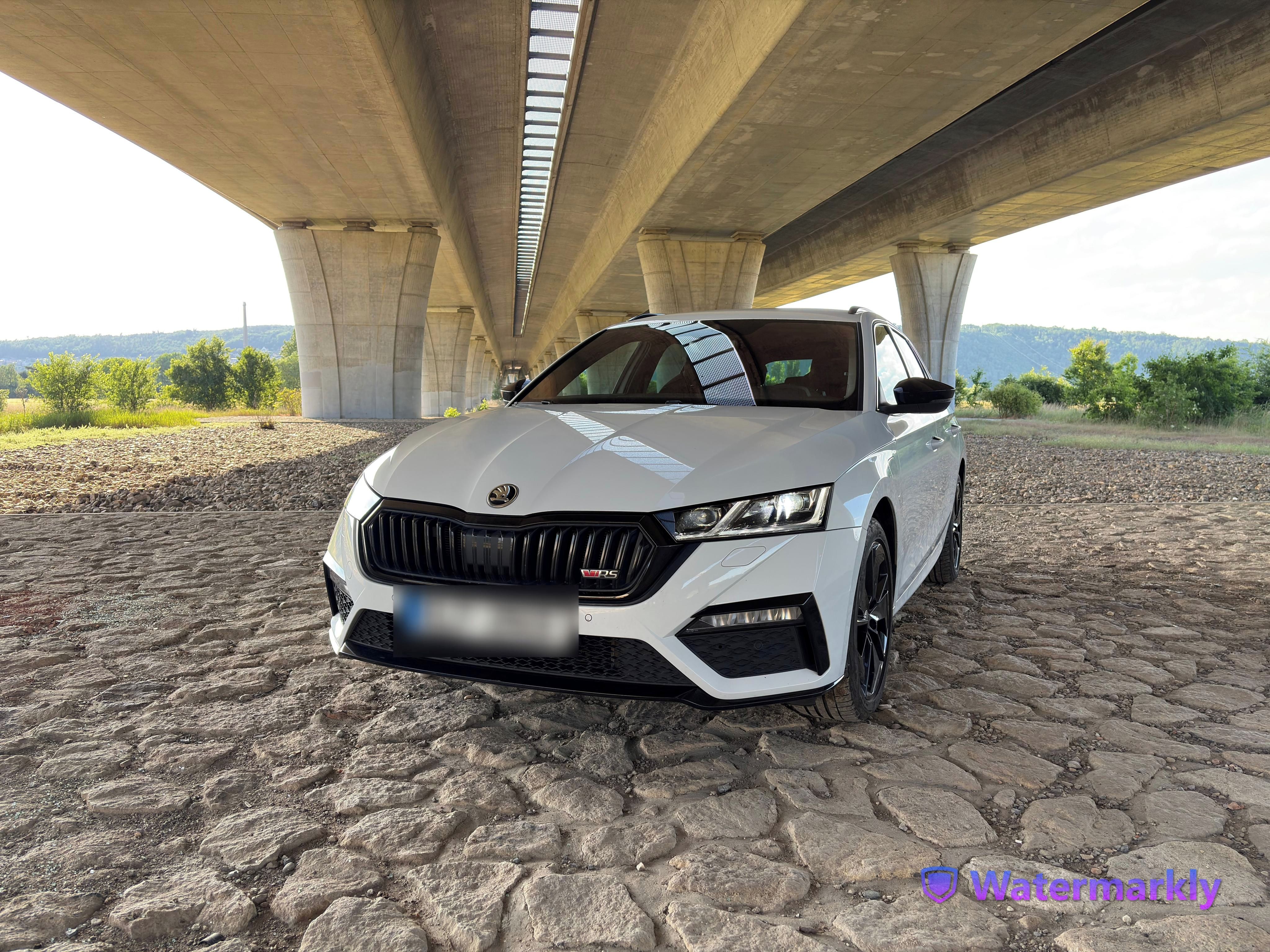 Škoda Octavia, Škoda Octavia Combi iV RS DCC - fotka 3