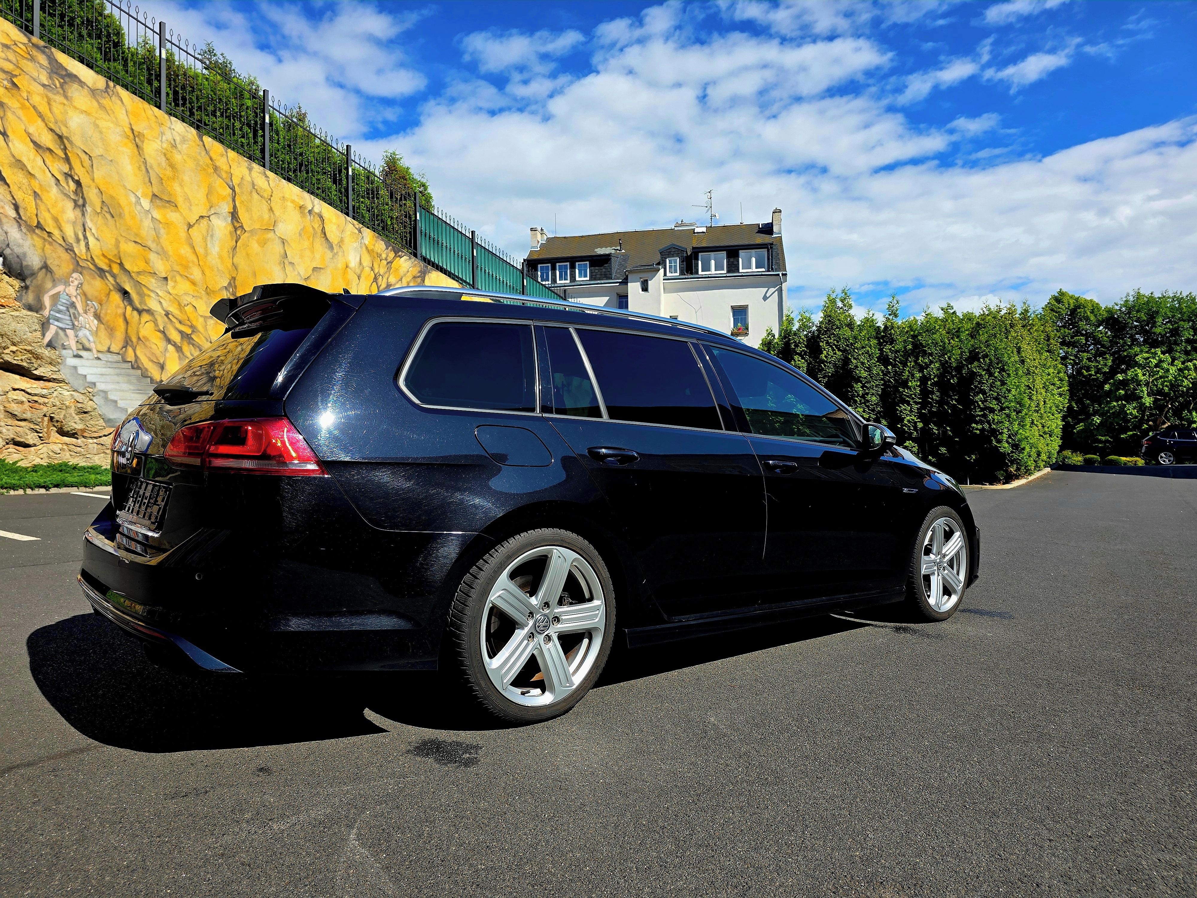 Volkswagen Golf, R - 221kW, Pano, DYNAUDIO - fotka 3