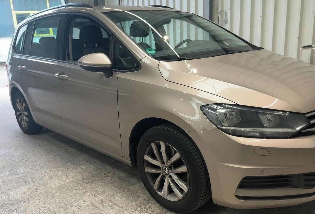 Volkswagen Touran, 1.2Tsi 81KW 7-MÍST ŘEMEN TOP