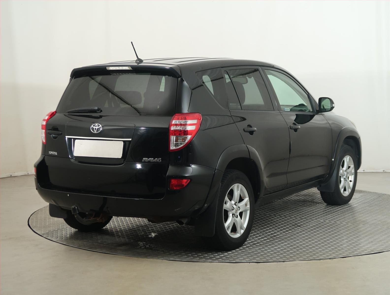 Toyota Rav4, 2.2 D-4D, 4X4 - fotka 5