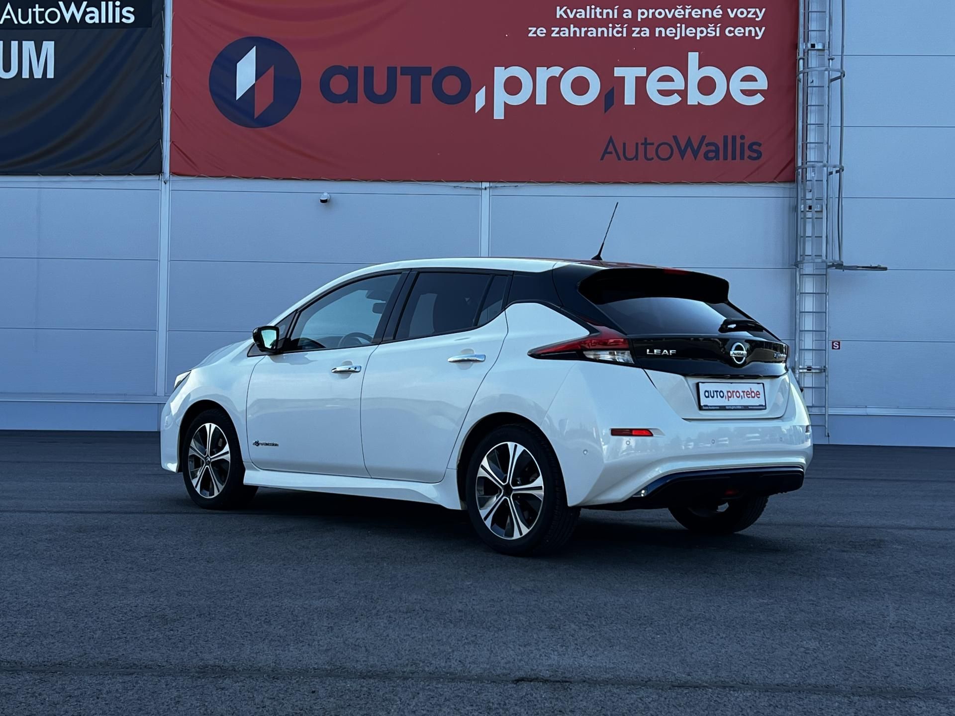 Nissan LEAF, EV 110kW 40kWh Tekna - fotka 5
