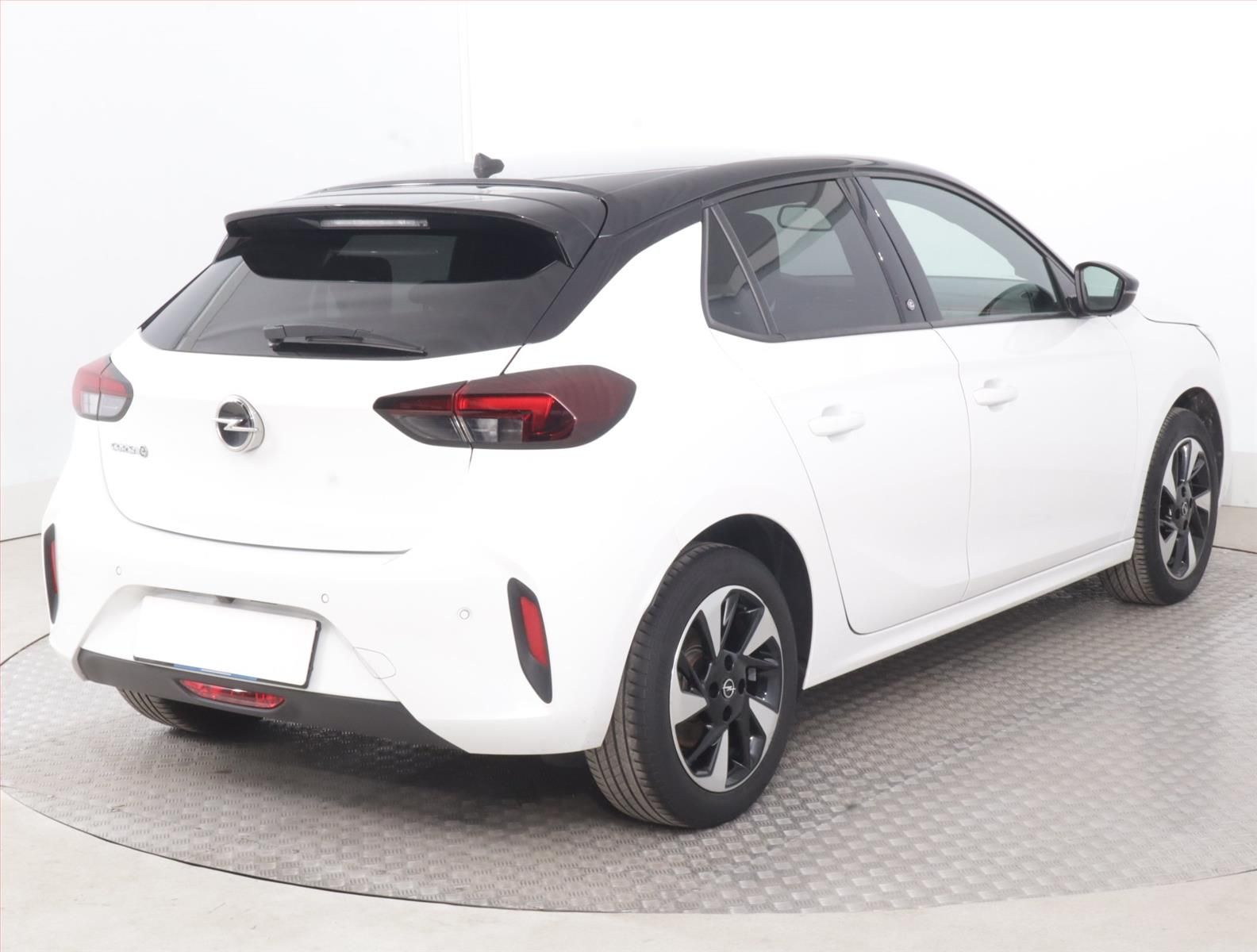 Opel Corsa, 50 kWh, SoH 90%, GS-Line - fotka 5