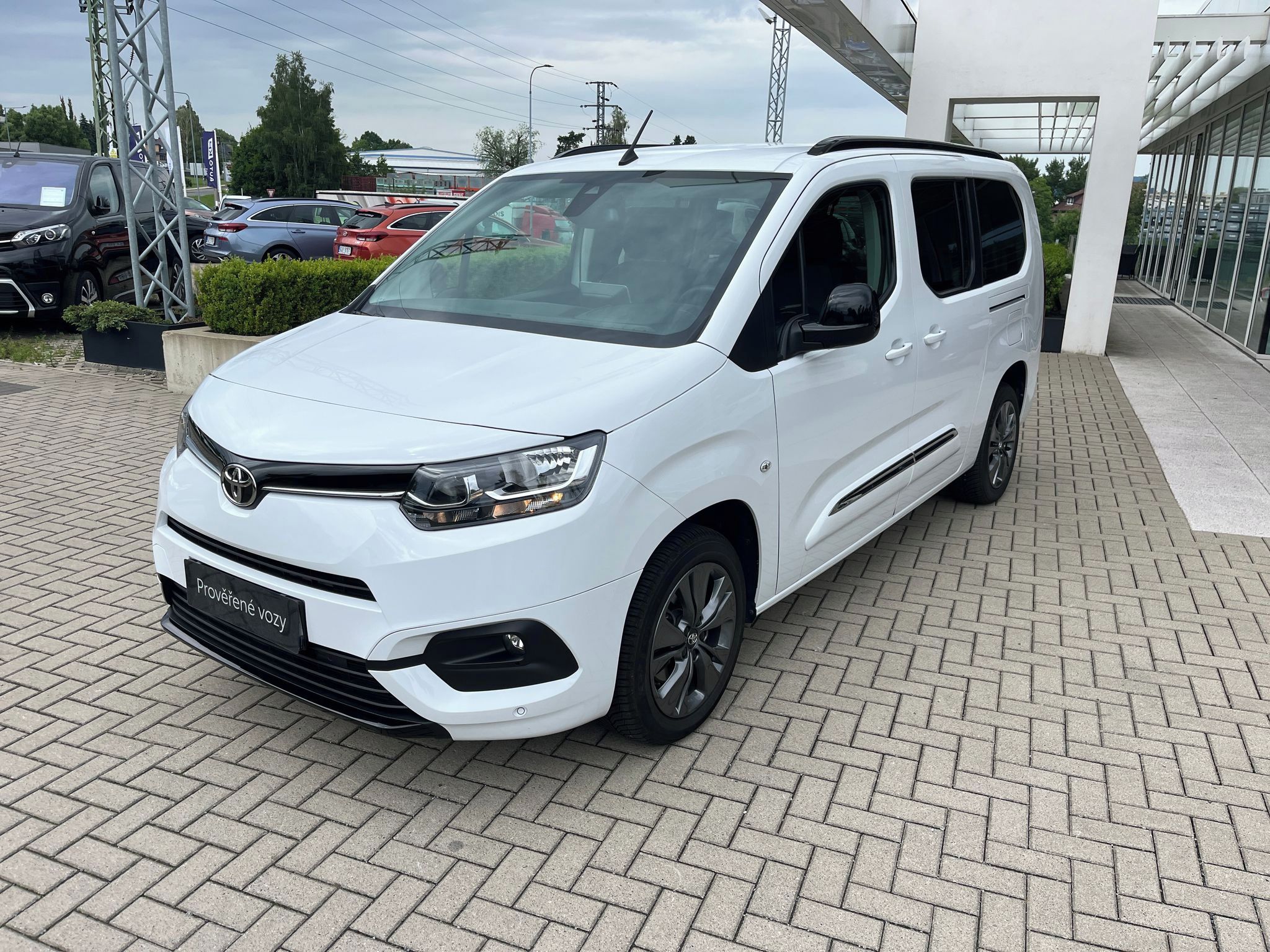 Toyota Proace City Verso, 1.5 D4-D 96kW Family 7 míst L2 - fotka 2