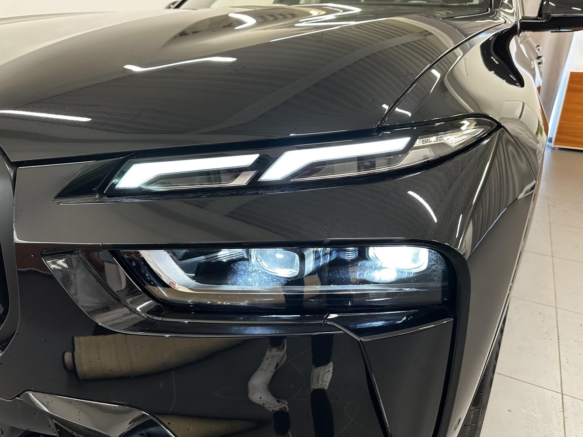 BMW X7, X7 xDrive40d - fotka 4