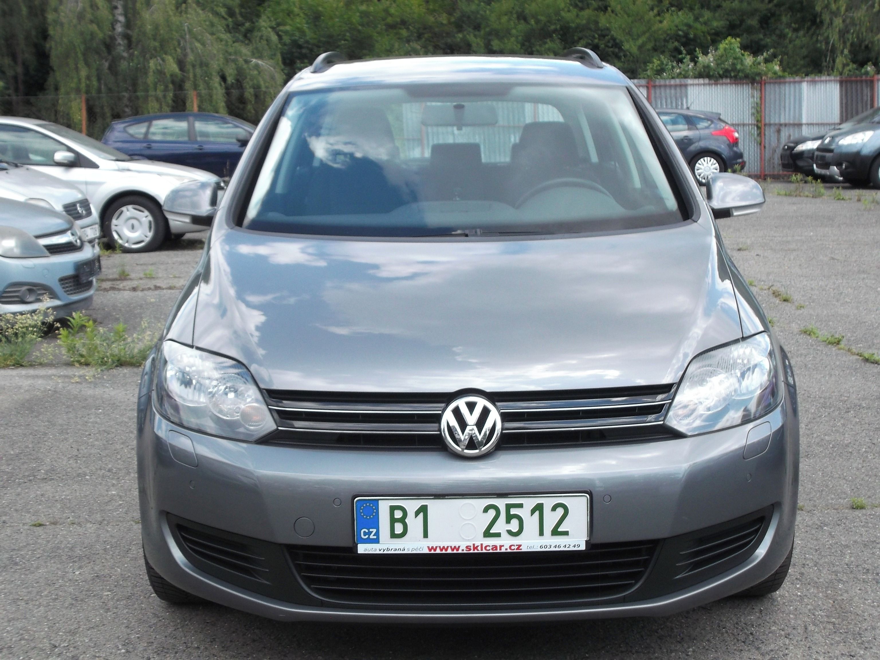 Volkswagen Golf Plus, 1,6Mpi aut.klim,parksenz,servi - fotka 3