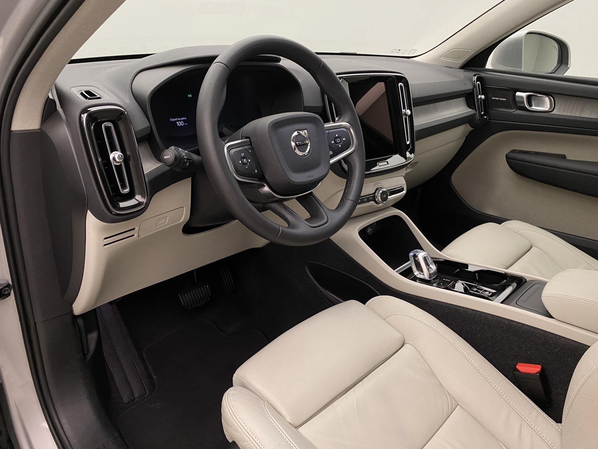 Volvo XC40, B4 AWD BRIGHT PLUS AUT CZ - fotka 4