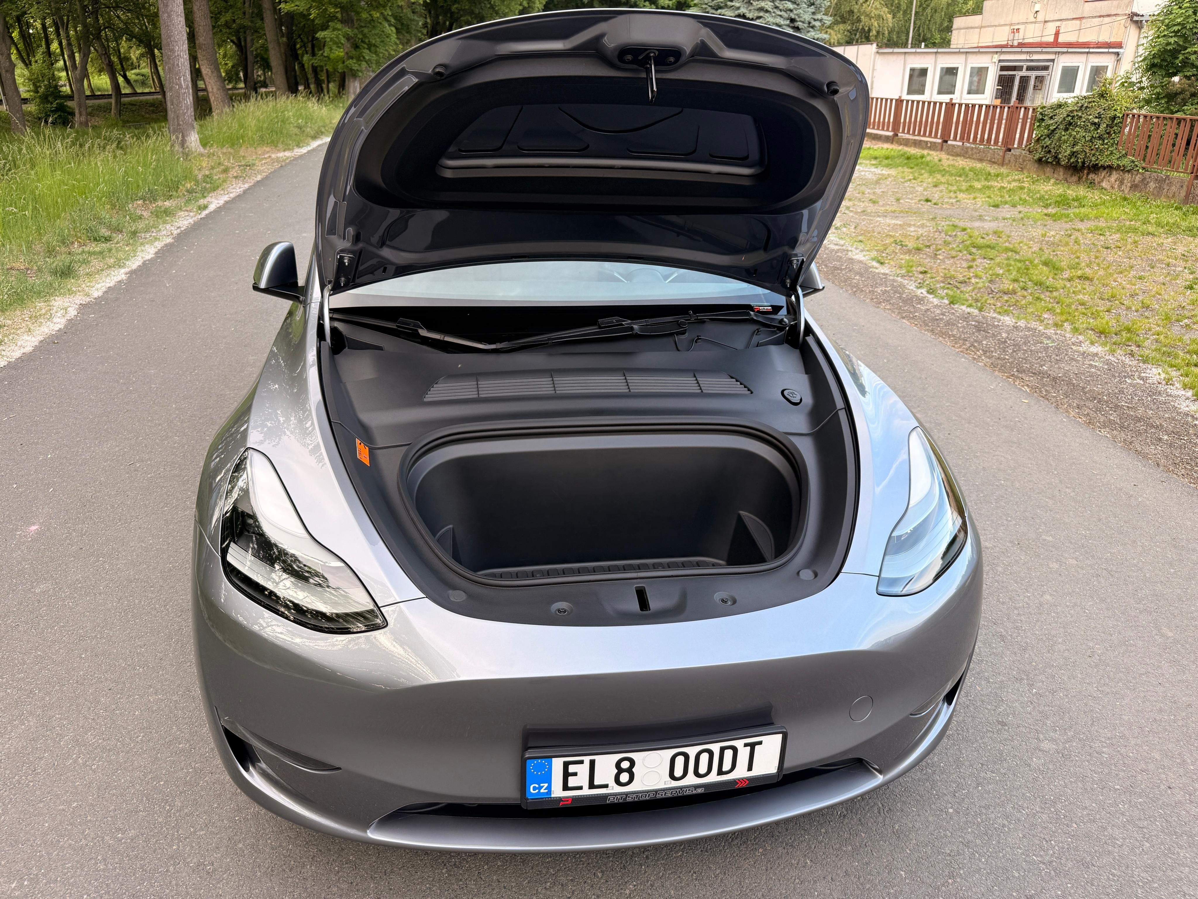 Tesla Model Y, Long Range AWD, tovární záruka - fotka 3