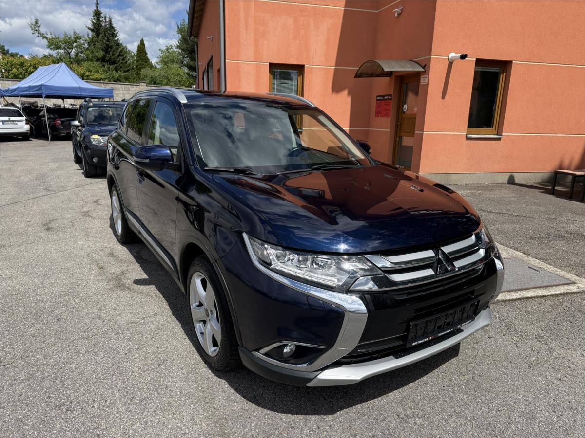 Mitsubishi Outlander, 2,3 DI-D - fotka 3