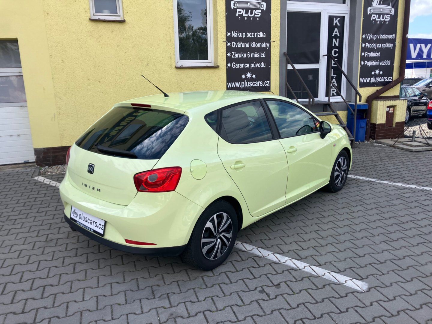 Seat Ibiza, 1,6MPi (77kW)*NÍZKÝ NÁJEZD KM* - fotka 2