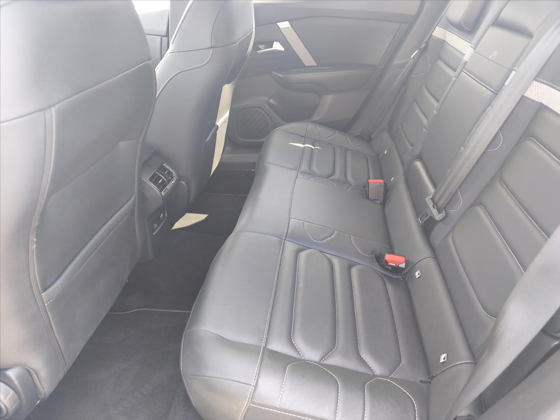 Citroën C4, 1,5 HDi 130 EAT8,ČR,zár.2027 - fotka 6