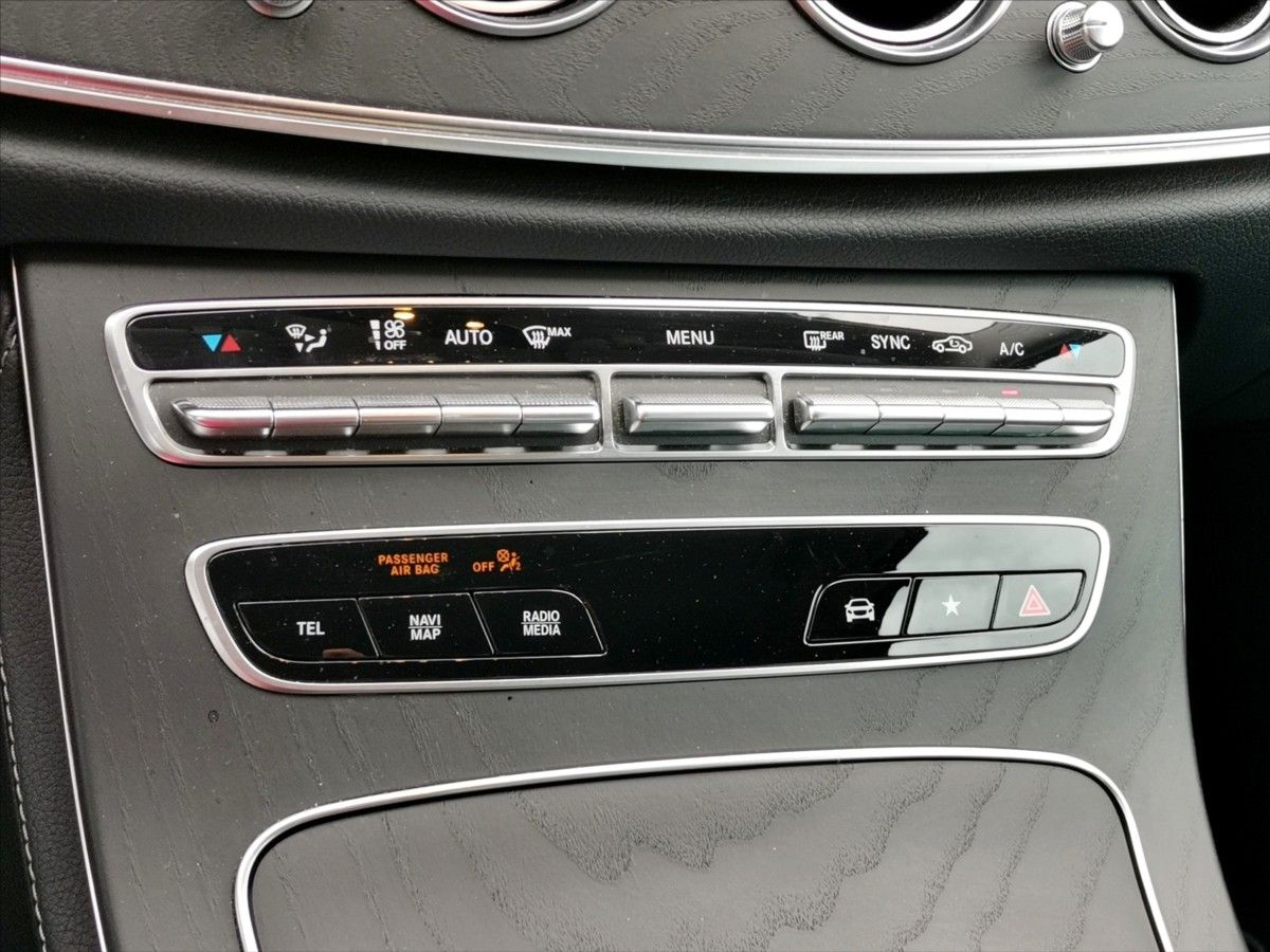 Mercedes-Benz Třídy E, E400d 4M*AIR*HUD*masáž*tažné - fotka 6