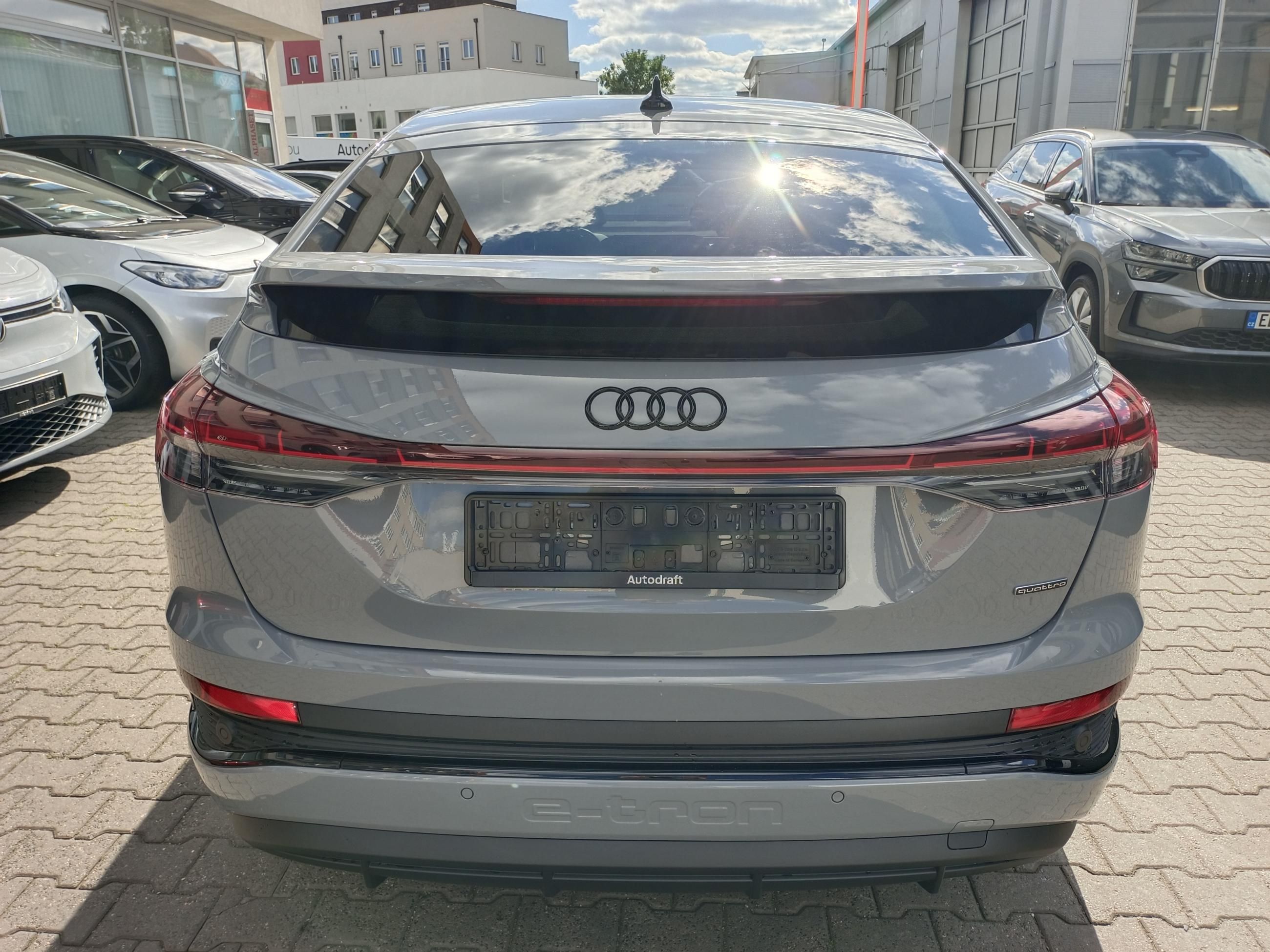 Audi Q4 e-tron, Sportback 50 4x4 S-Line 195kW - fotka 6