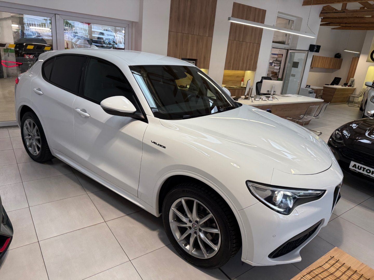 Alfa Romeo Stelvio, 2.0 280 HP Veloce 8AT Q4 - fotka 3