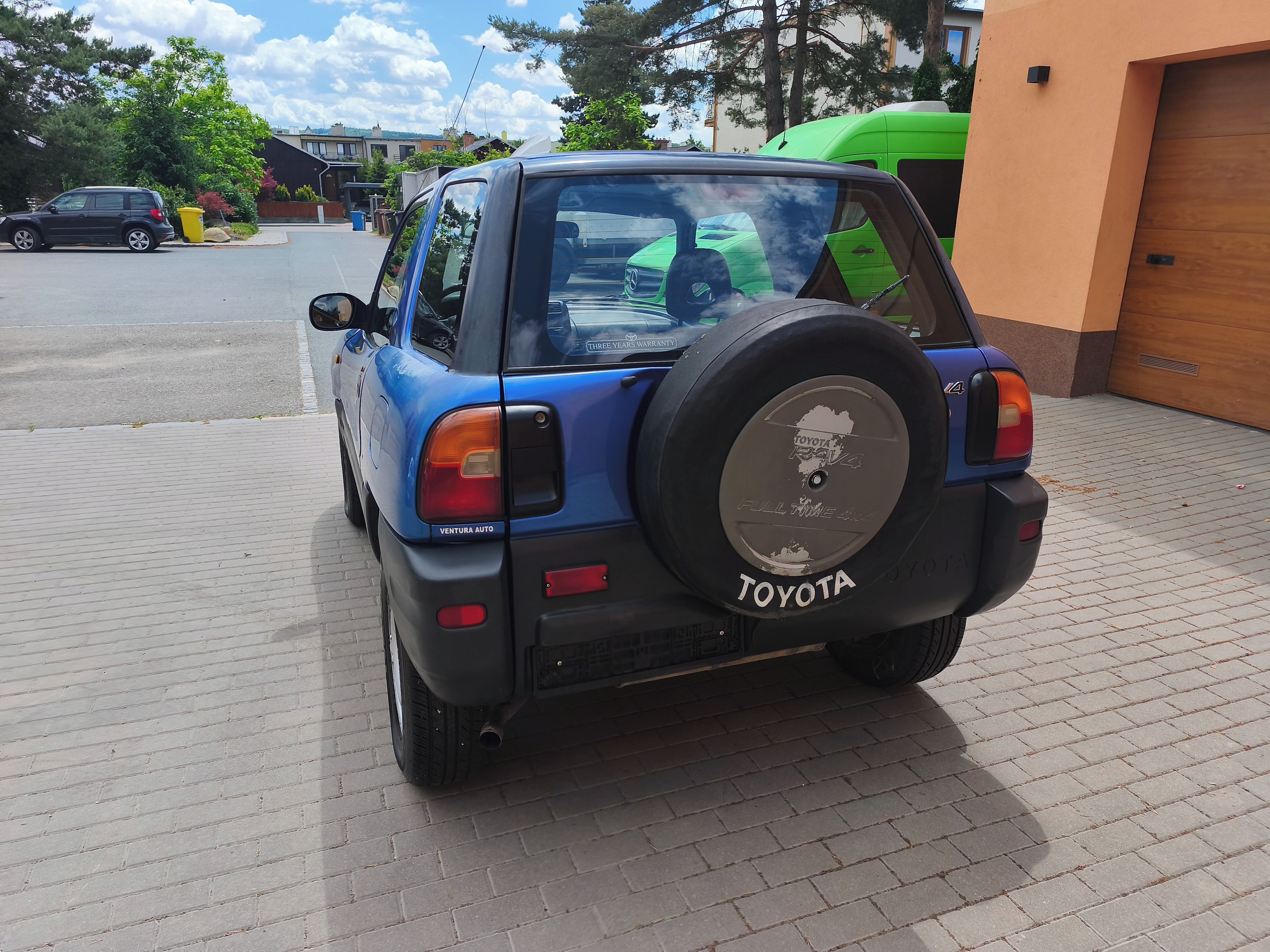 Toyota Rav4, 2.0i 94 kW, KLIMA, BEZ KOROZE - fotka 5