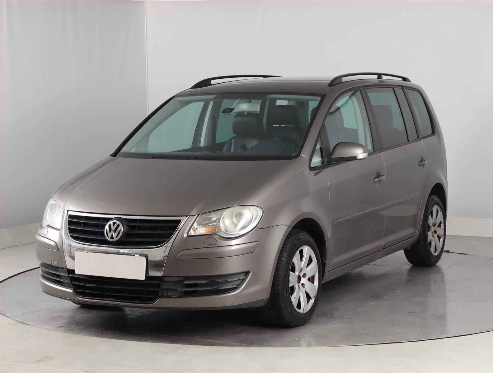 Volkswagen Touran, 2.0 TDI, Highline, Automat - fotka 2
