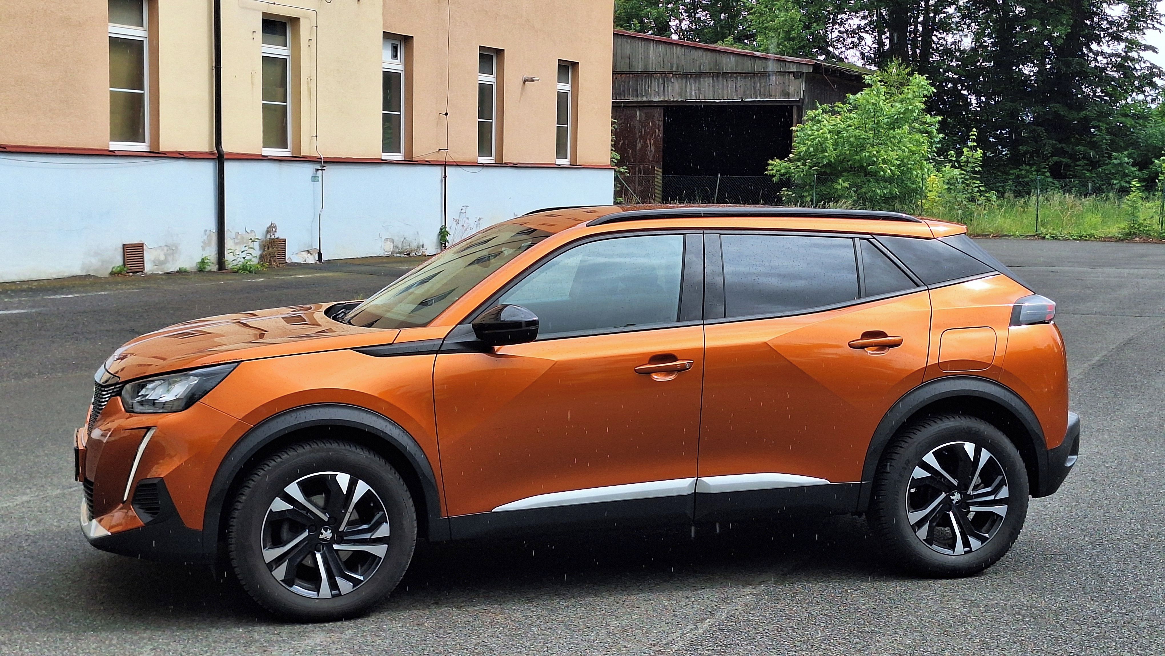 Peugeot 2008, 1,5 BlueHDi 81kw, 39tis km - fotka 3