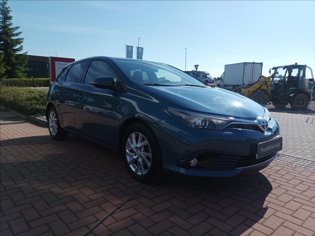 Toyota Auris, 1,6 Active Trend+ 6M/T - fotka 6