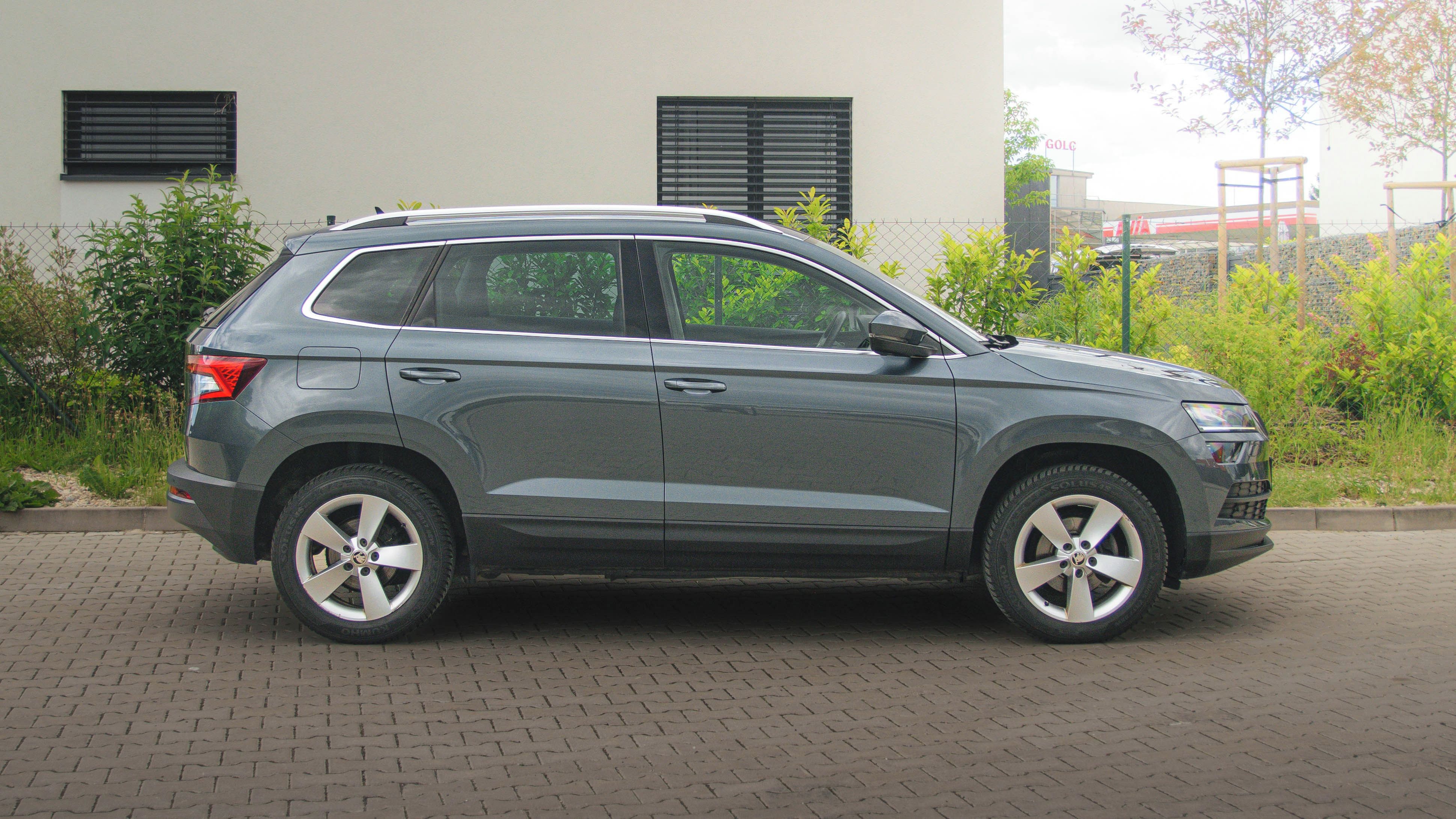 Škoda Karoq, 1,5TSI/110kW ČR DSG LED 2.Maj - fotka 4