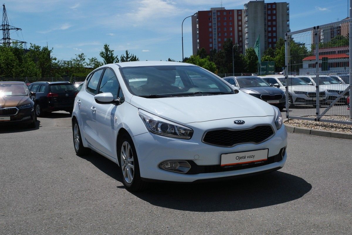 Kia Cee´d, 1.6 CRDi 94kw - fotka 3