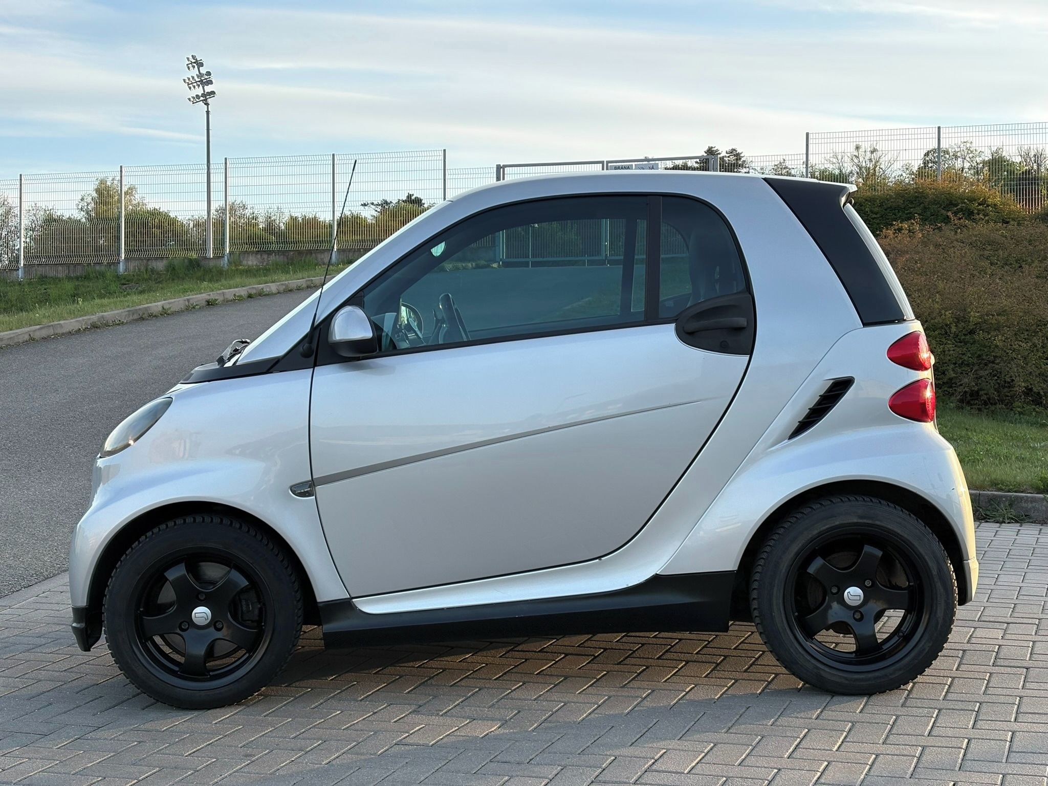 Smart Fortwo, 1.0 Turbo Brabus - fotka 2