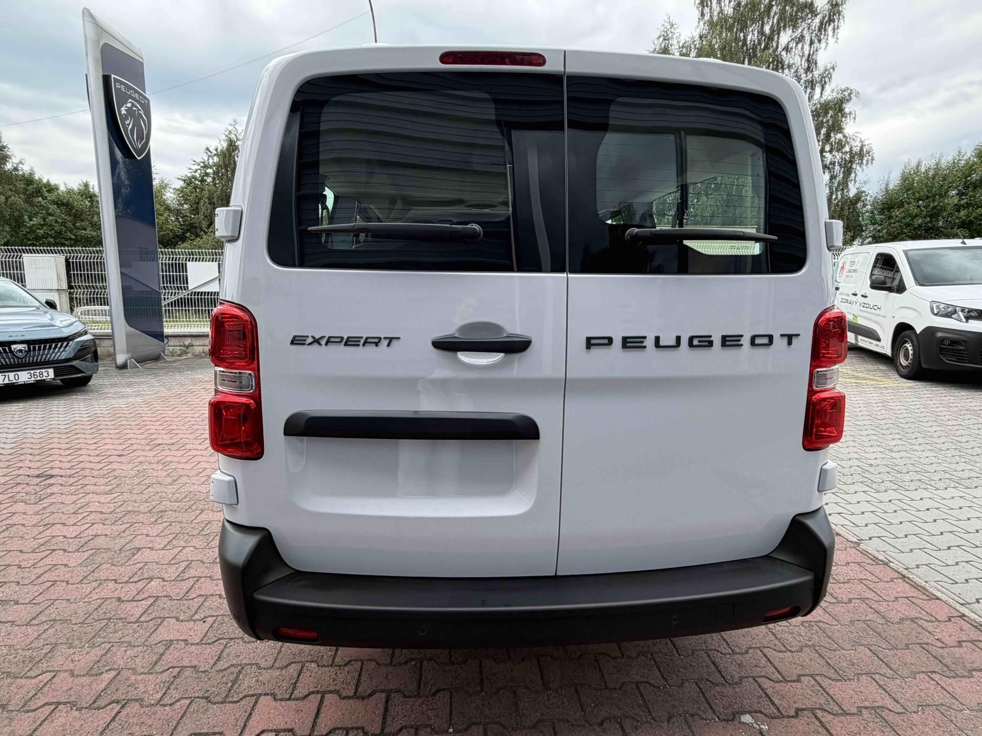 Peugeot Expert, Combi L3 2.2 BlueHDi 150 MAN6 - fotka 4