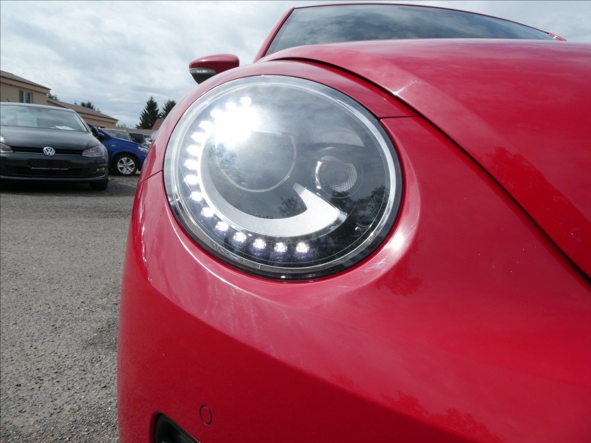 Volkswagen New Beetle, 1,2 TSi 77kW,2xpneu,auto klima - fotka 5
