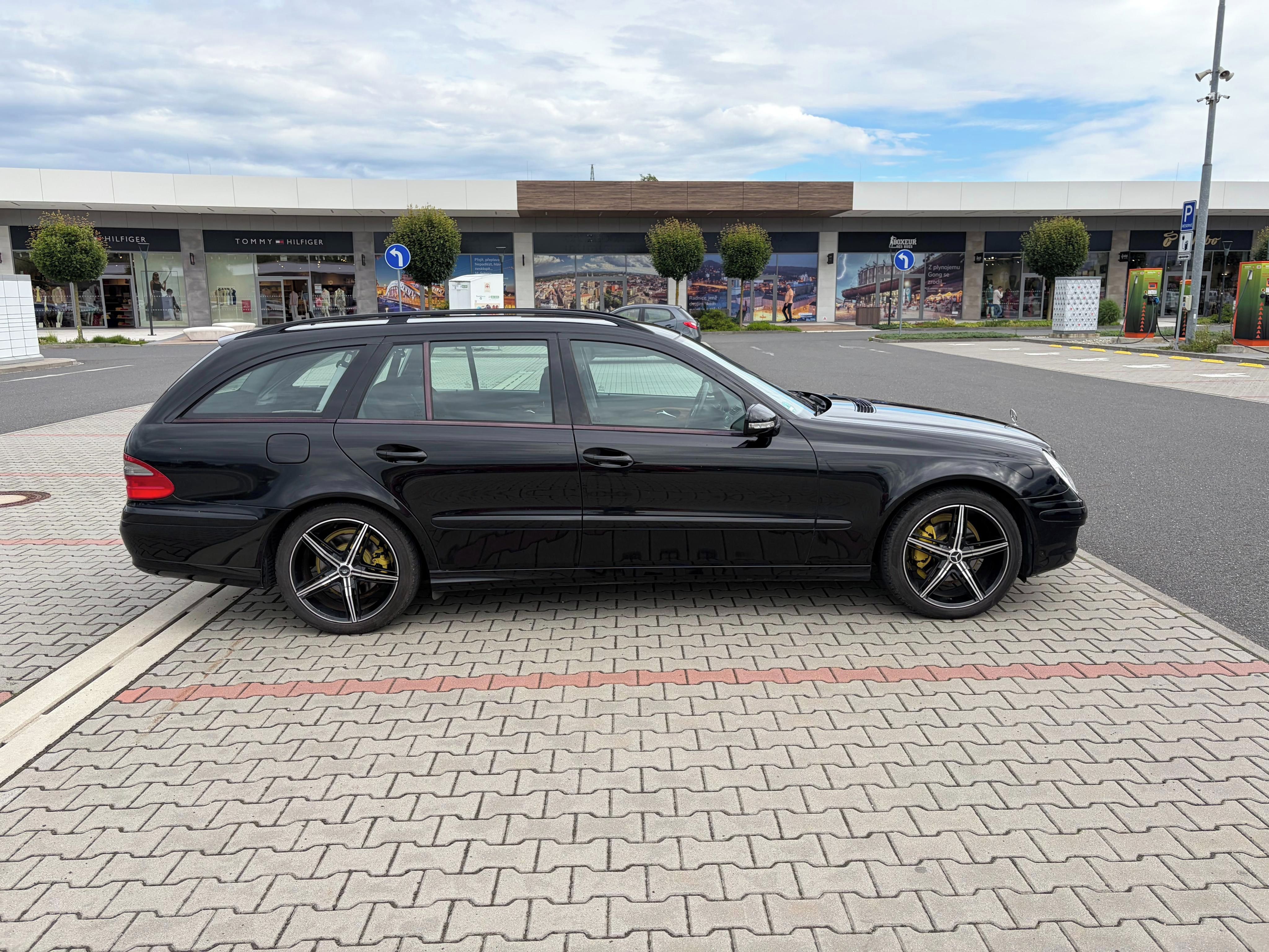 Mercedes-Benz Třídy E, 3.0 CDi 140kw TOP STAV 7 MÍST - fotka 2