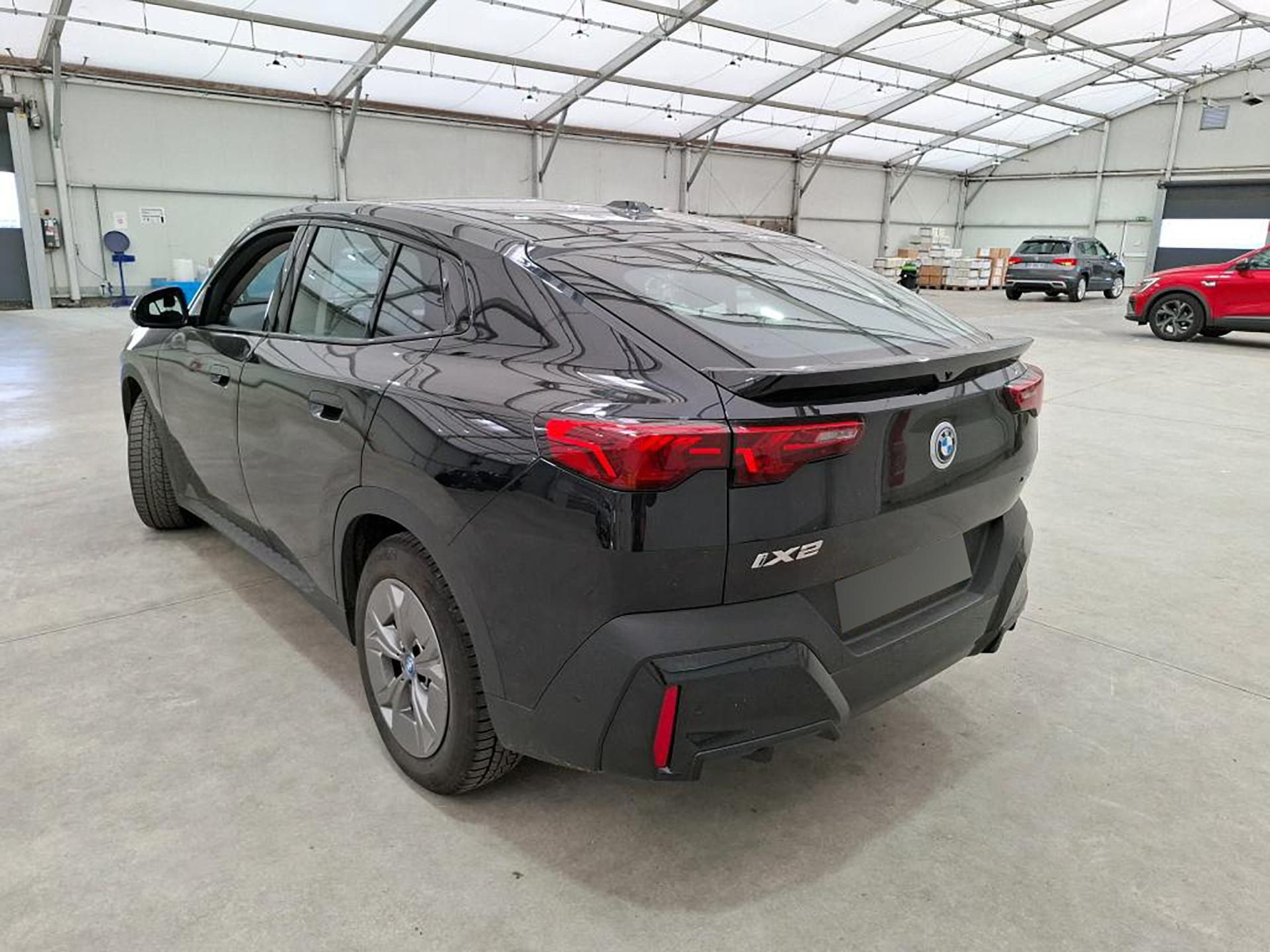 BMW iX2, xDrive30 | AWD - fotka 4