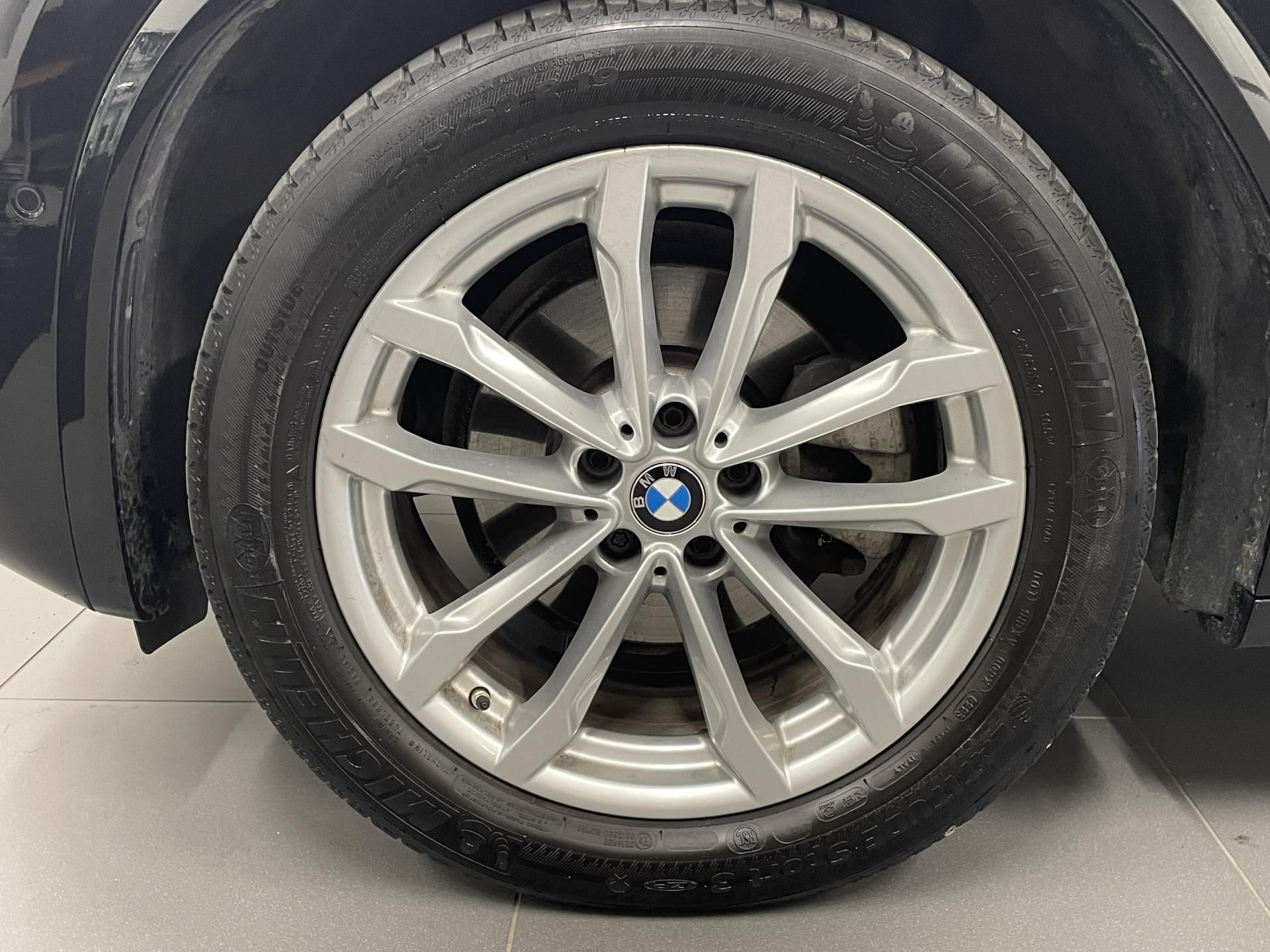 BMW X3, xDrive 20d, Mpaket, Tažné - fotka 4