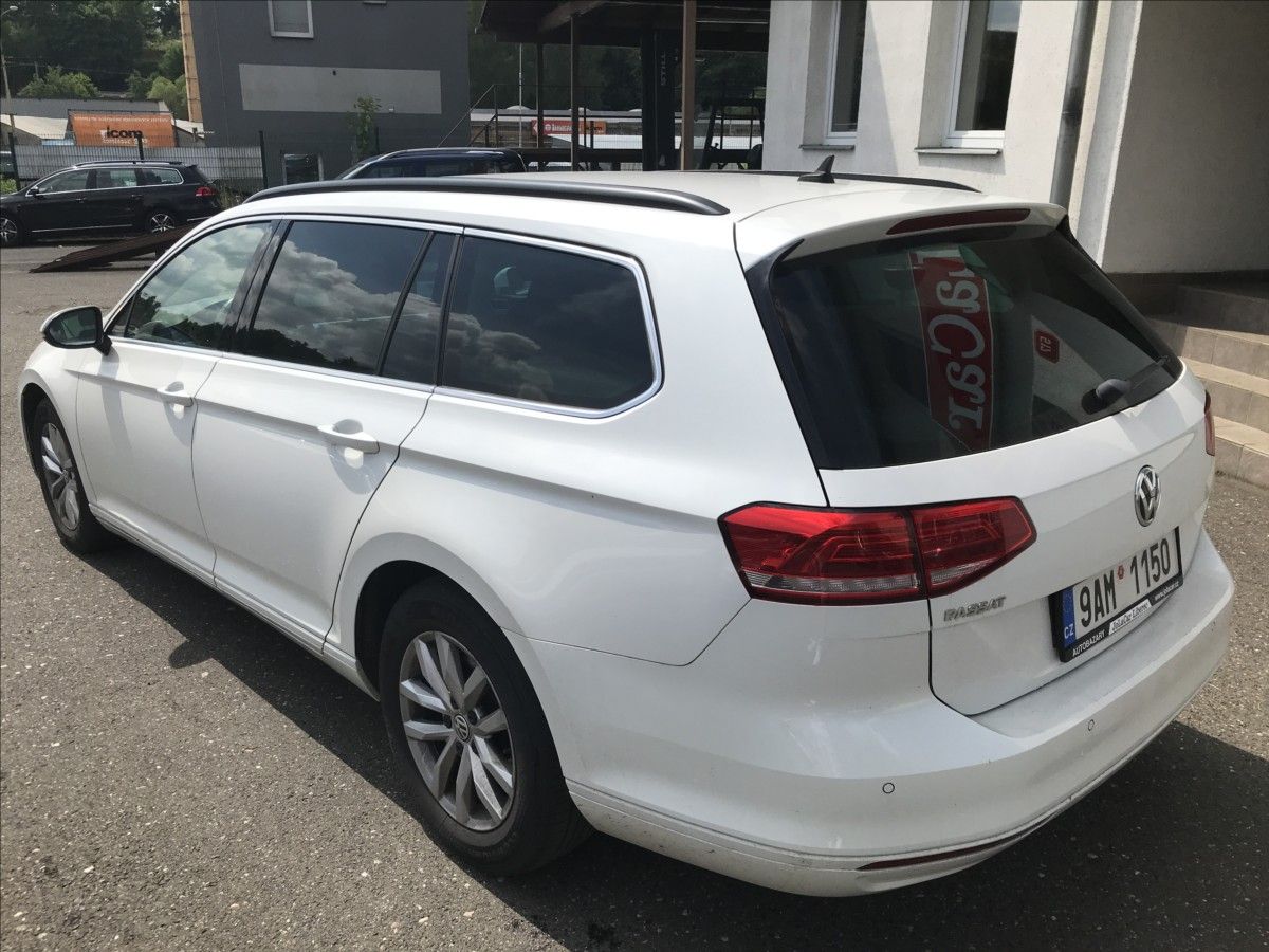 Volkswagen Passat Variant, 2,0 TDi DSG 110kW - fotka 5