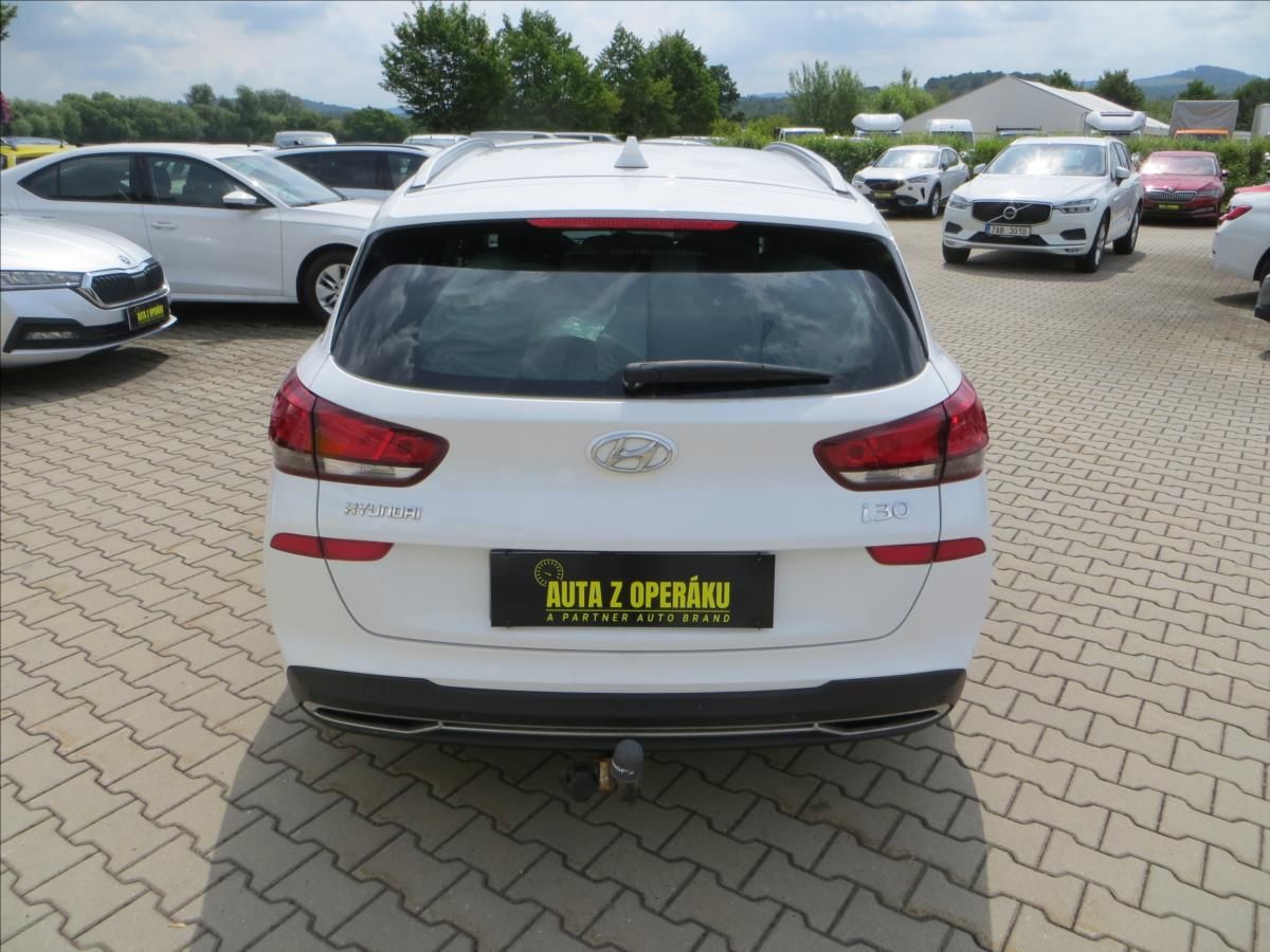 Hyundai i30, 1,5 T-GDI mHEV Smart 117 kW - fotka 6