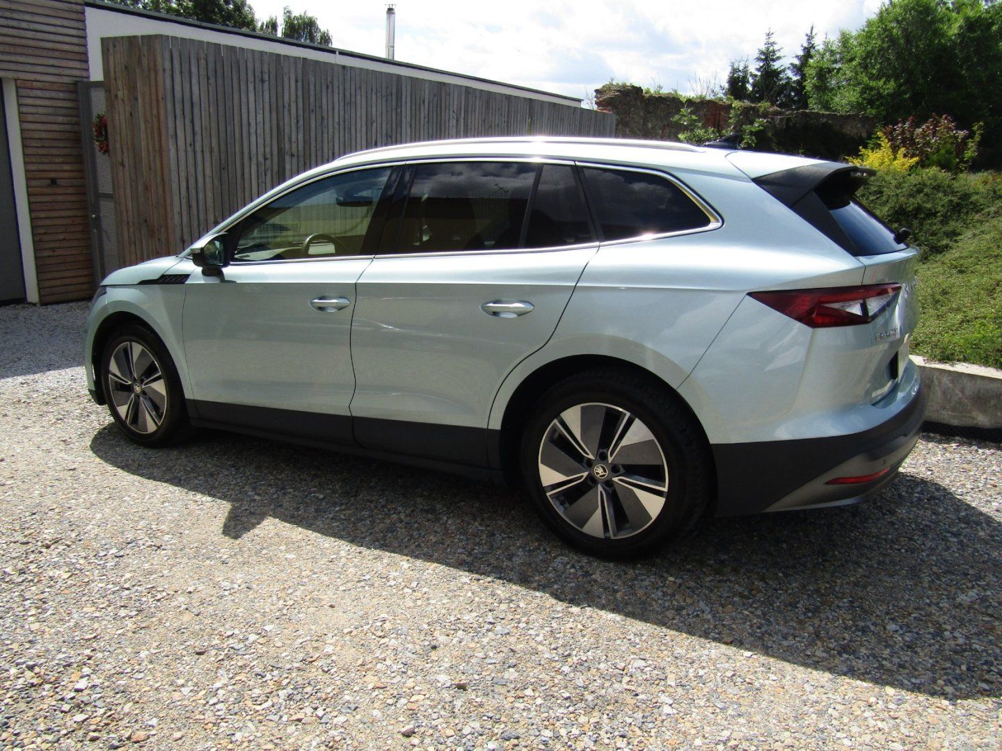 Škoda Enyaq, iV80 150kW  SoH 89%  DCC - fotka 4