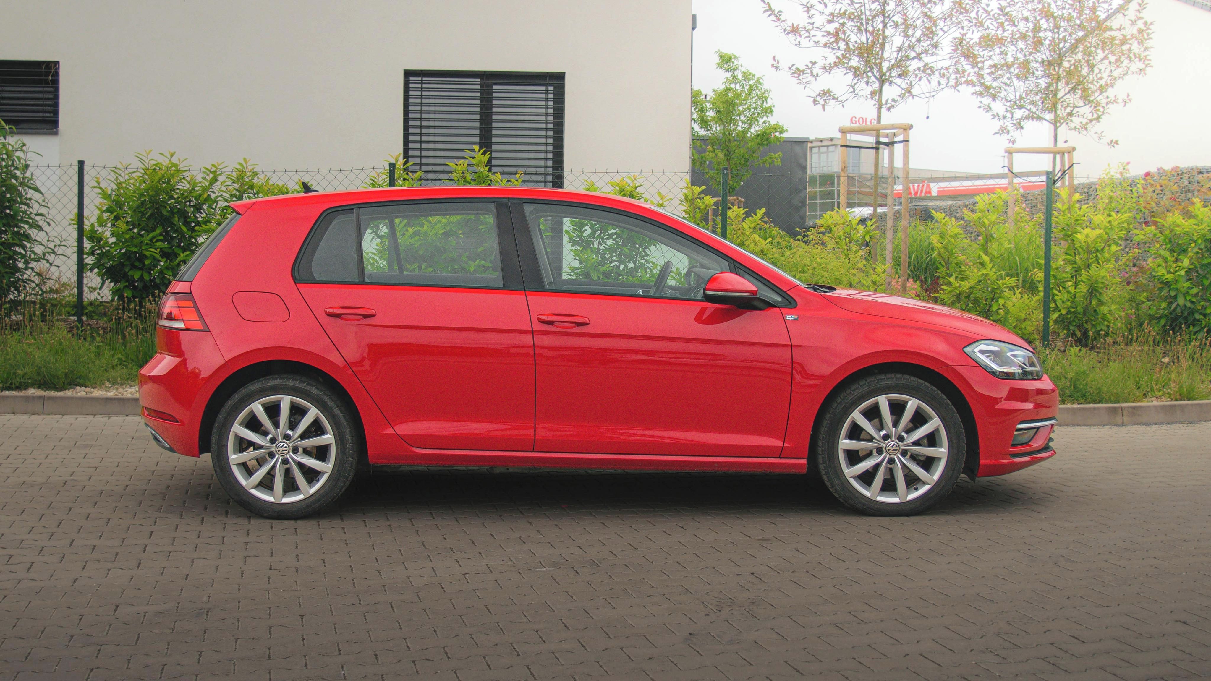 Volkswagen Golf, 1,0TSI/81kW DSG ČR DPH LED - fotka 4