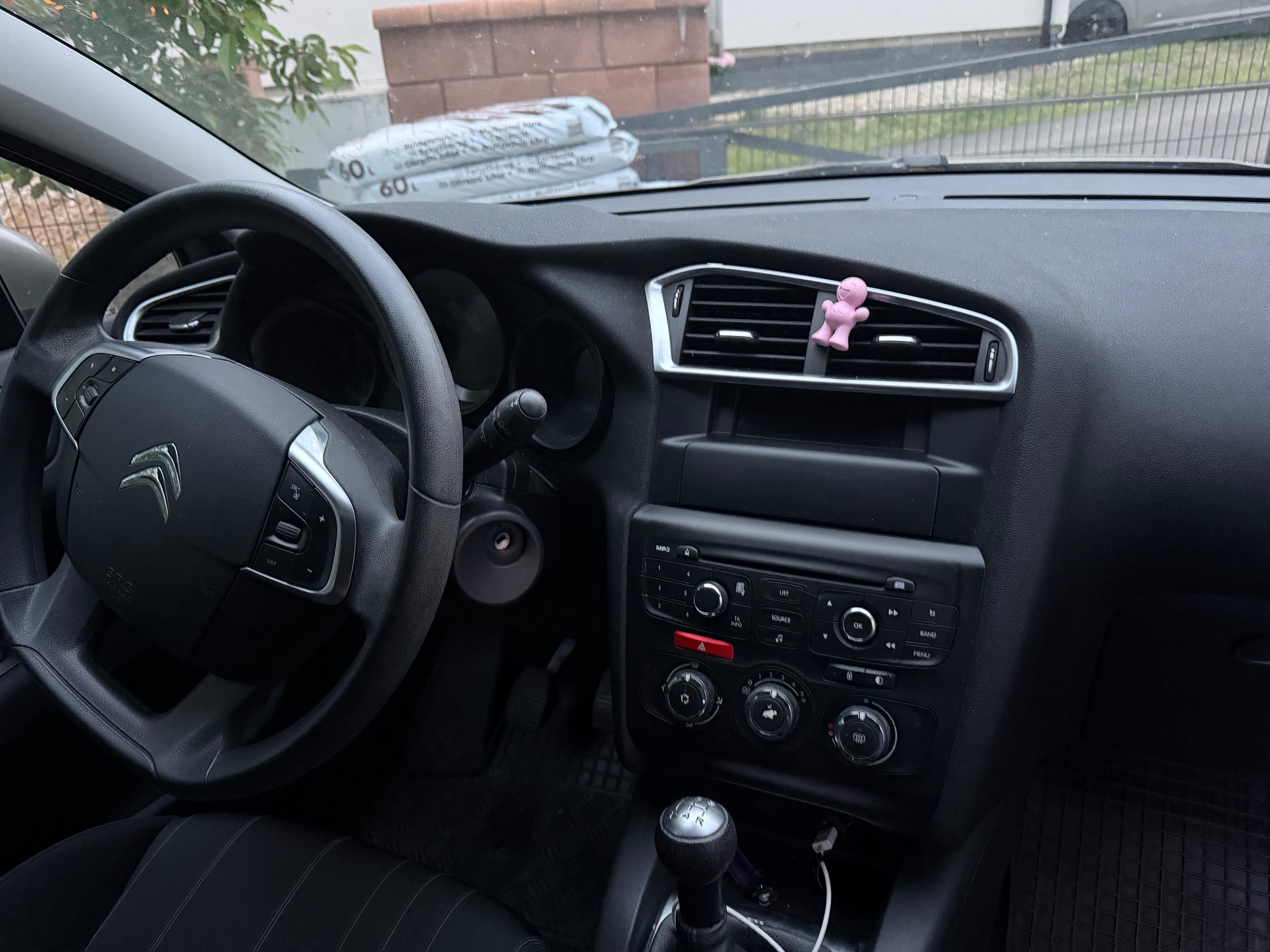 Citroën C4 - fotka 4