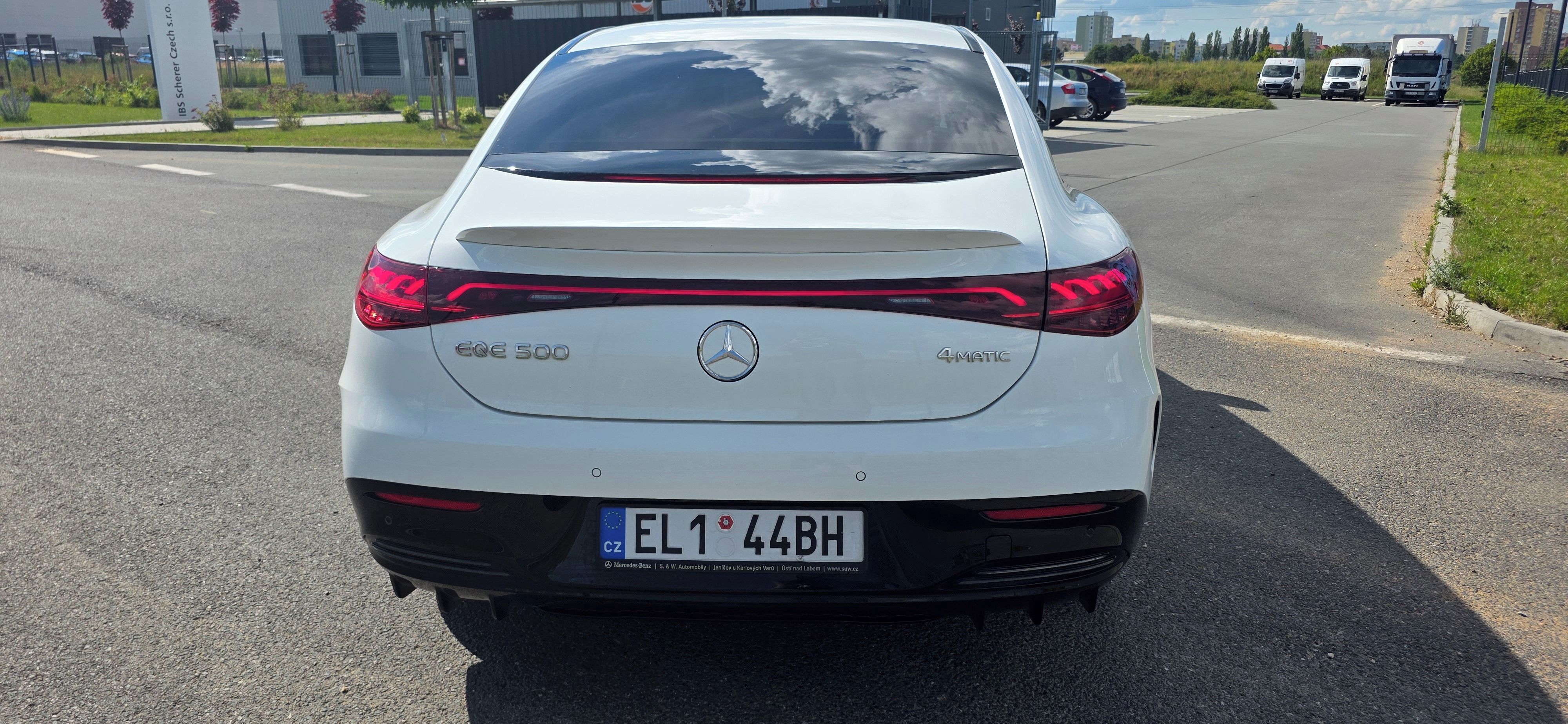 Mercedes-Benz EQE, 500 4MATIC, TOP Výbava, ČR - fotka 4