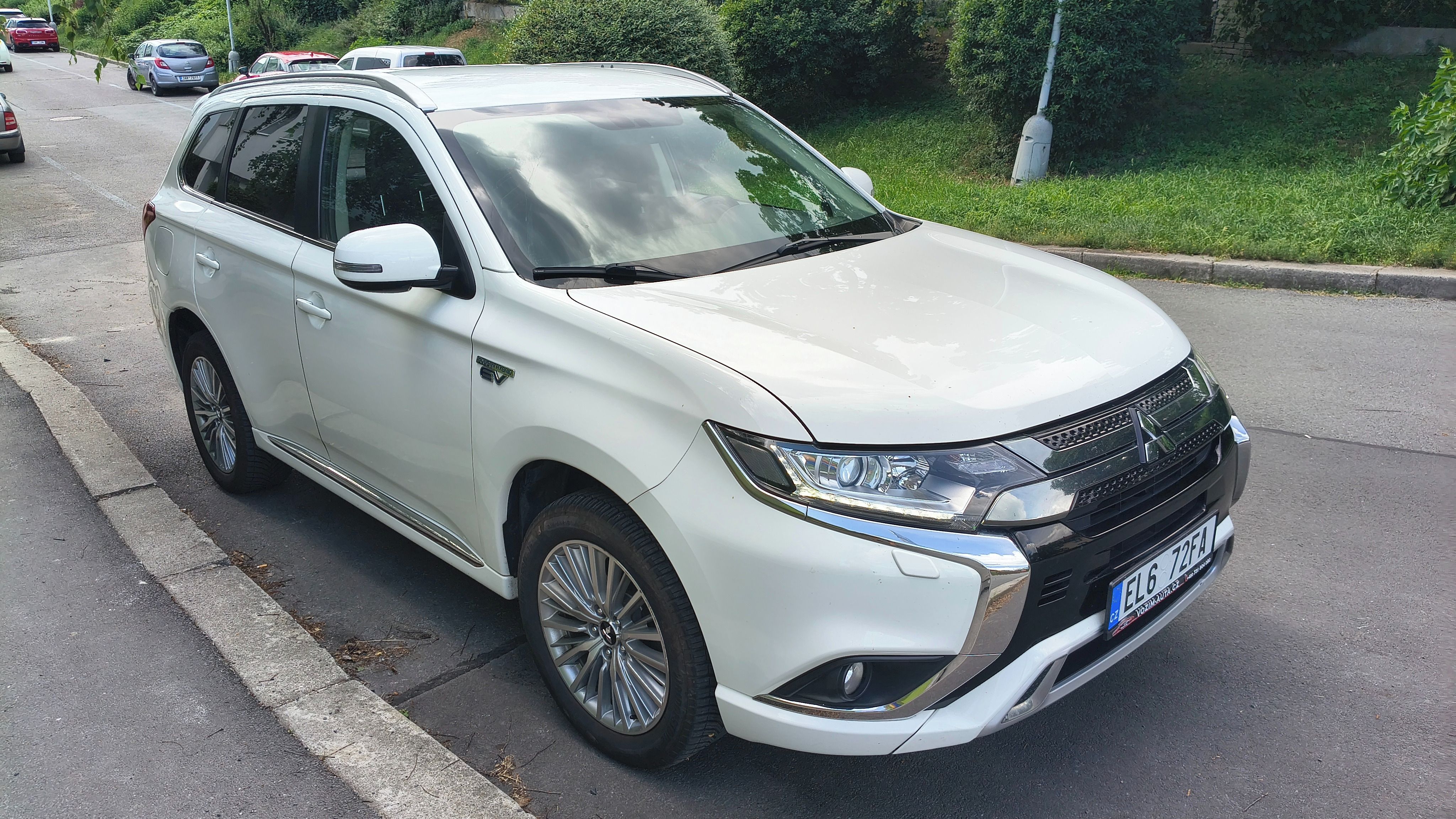 Mitsubishi Outlander, 2.4 PHEV 4x4 po servisu - fotka 5