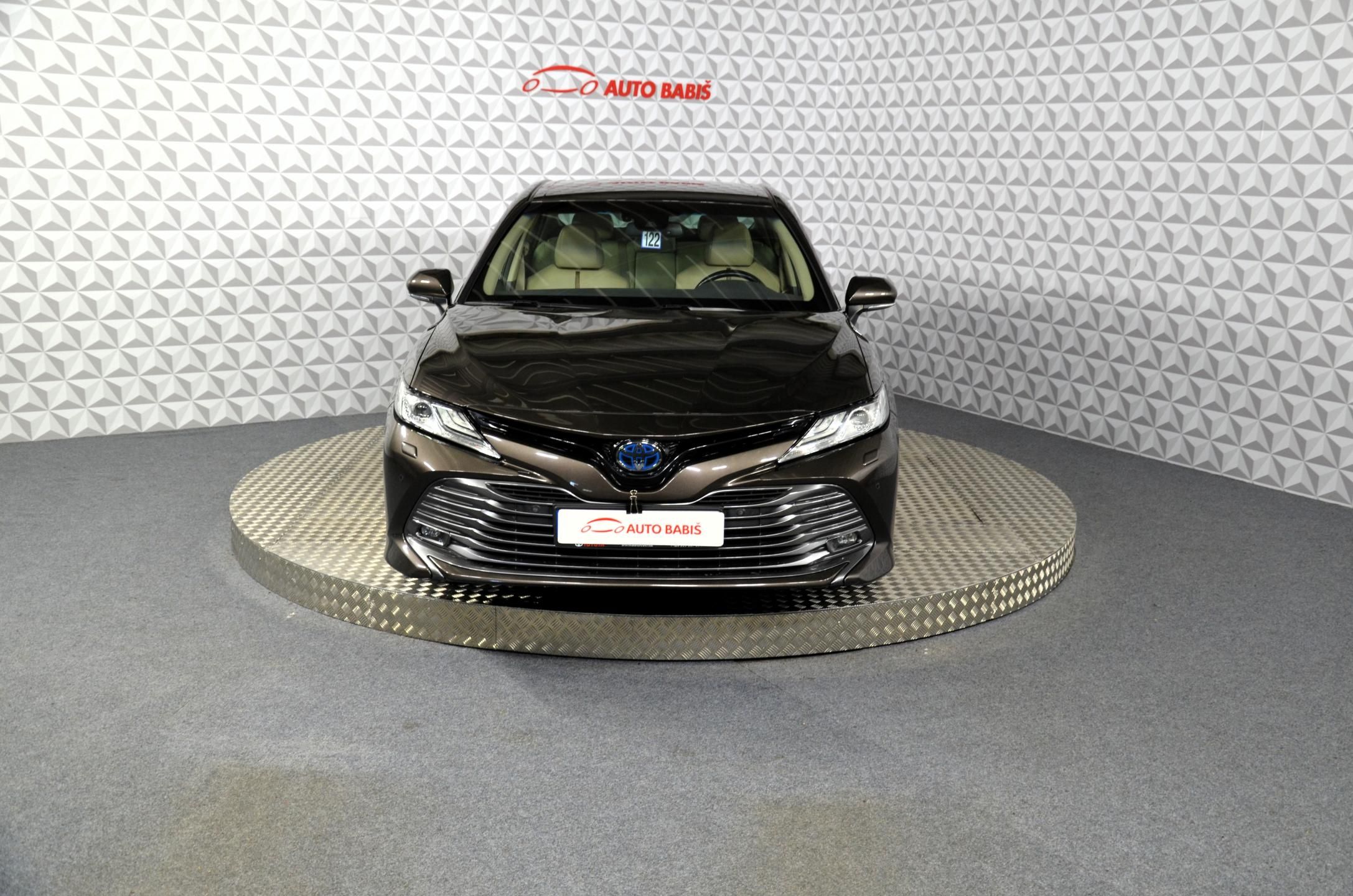 Toyota Camry, 2.5Hyb. Executive AT - fotka 2