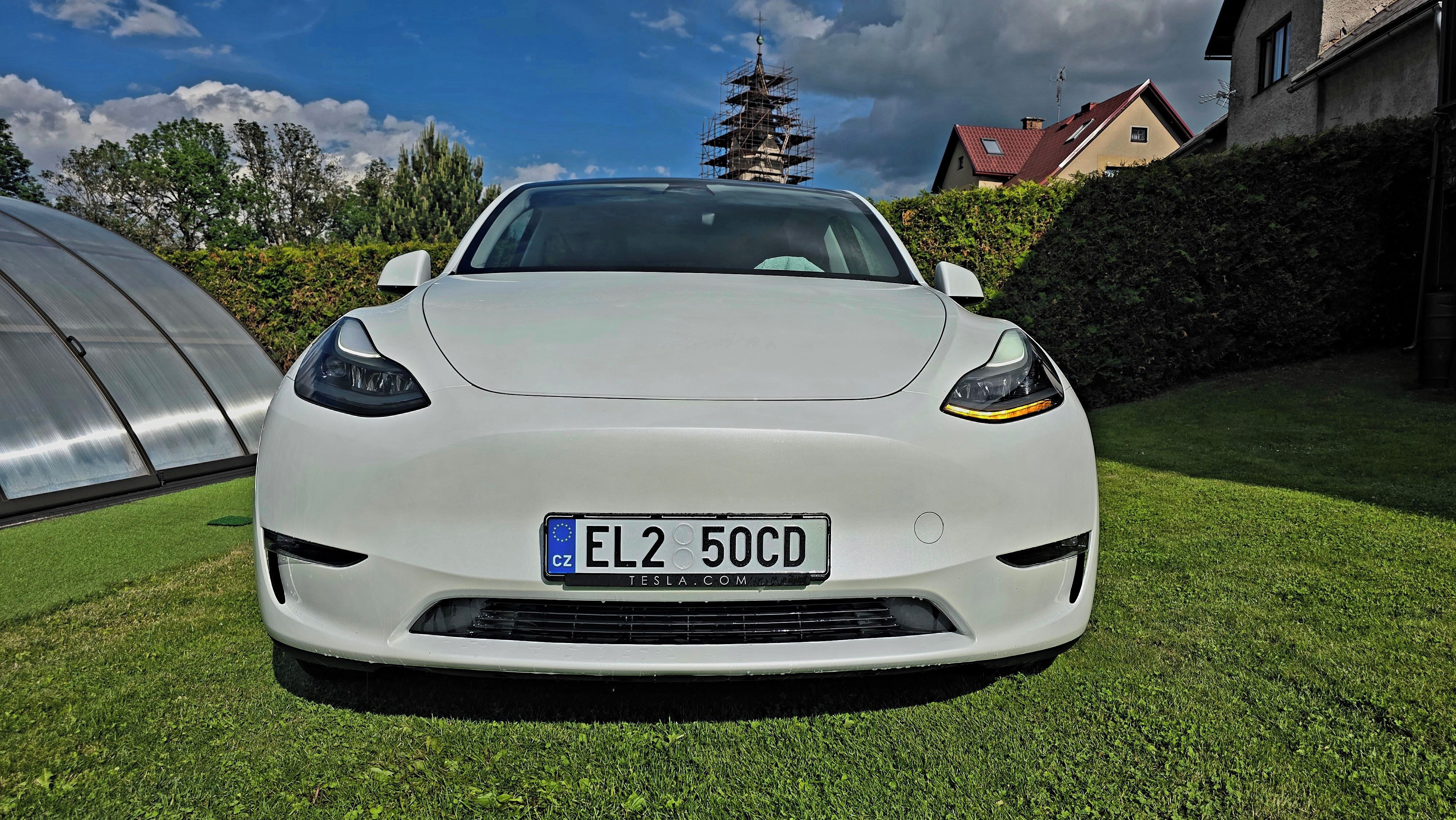 Tesla Model Y, 22.777 km/odpočet DPH/nová CZ - fotka 2